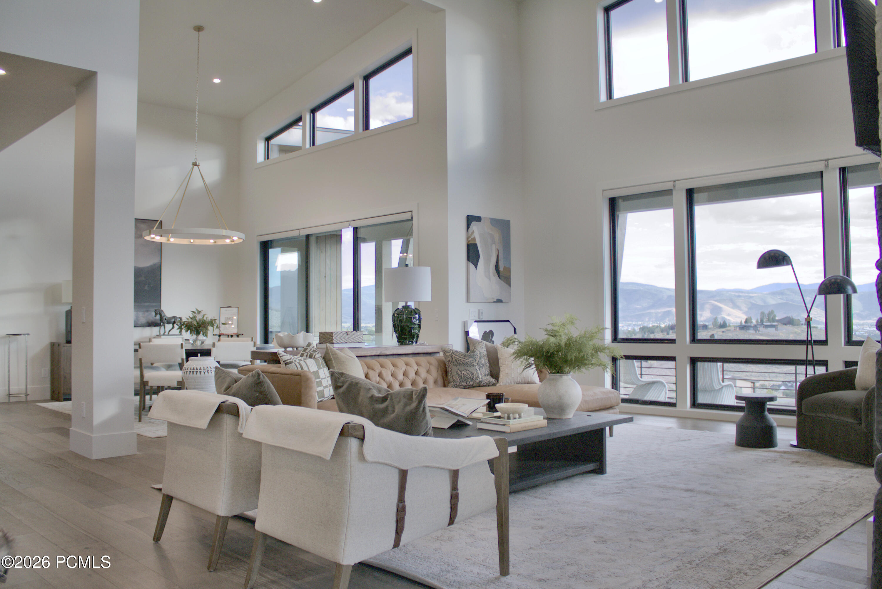 1221 E Coyote View Circle