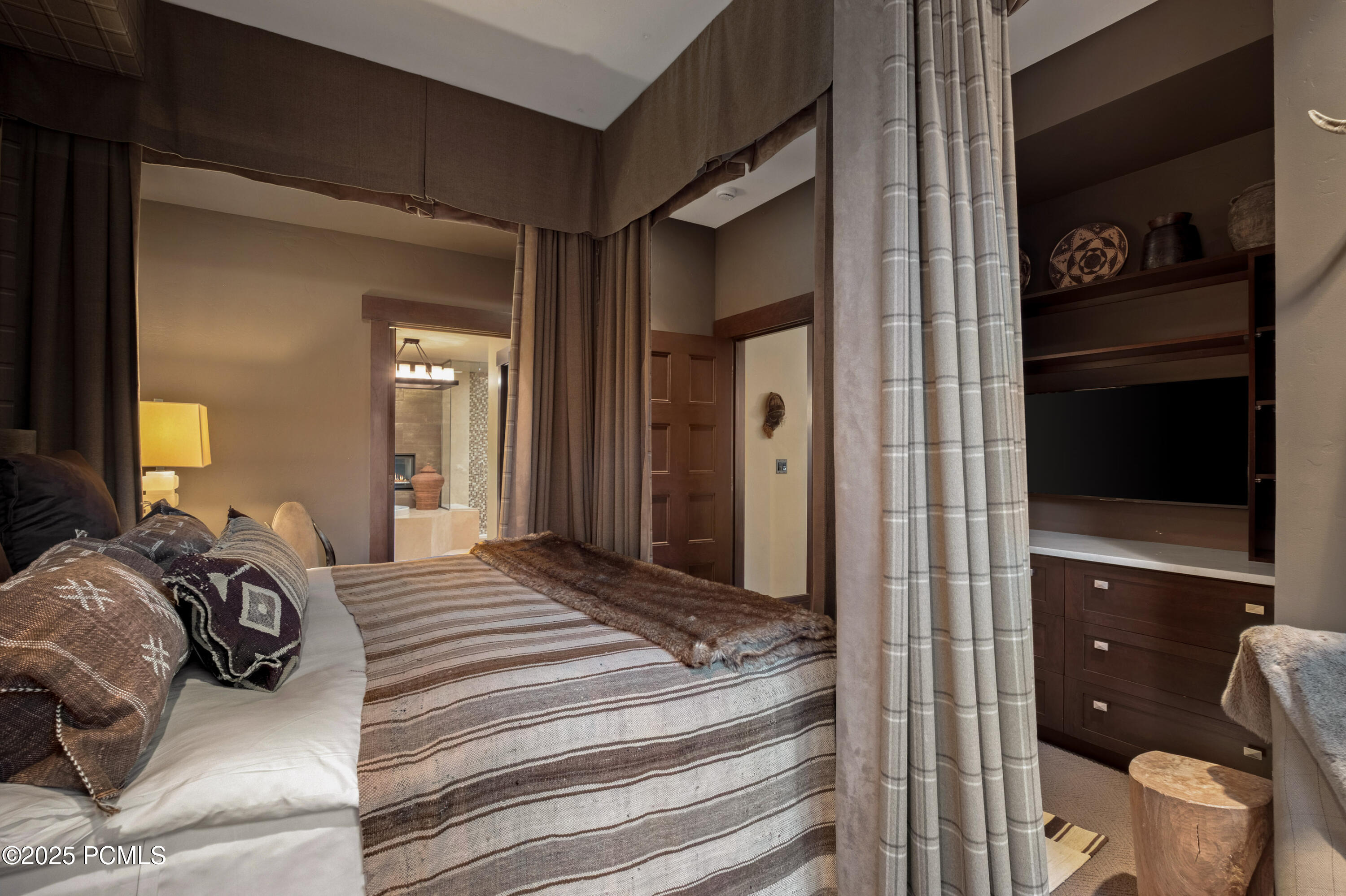 8894 Empire Club Drive, 204