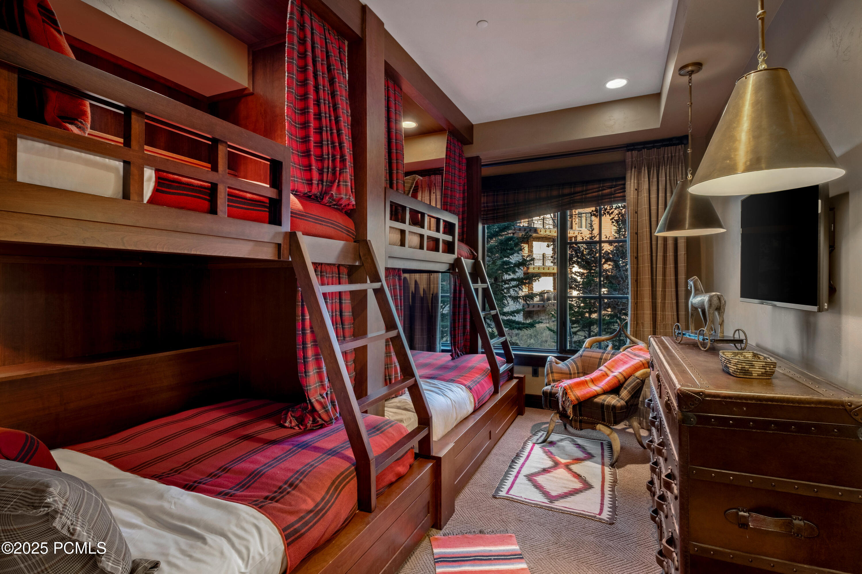 8894 Empire Club Drive, 204