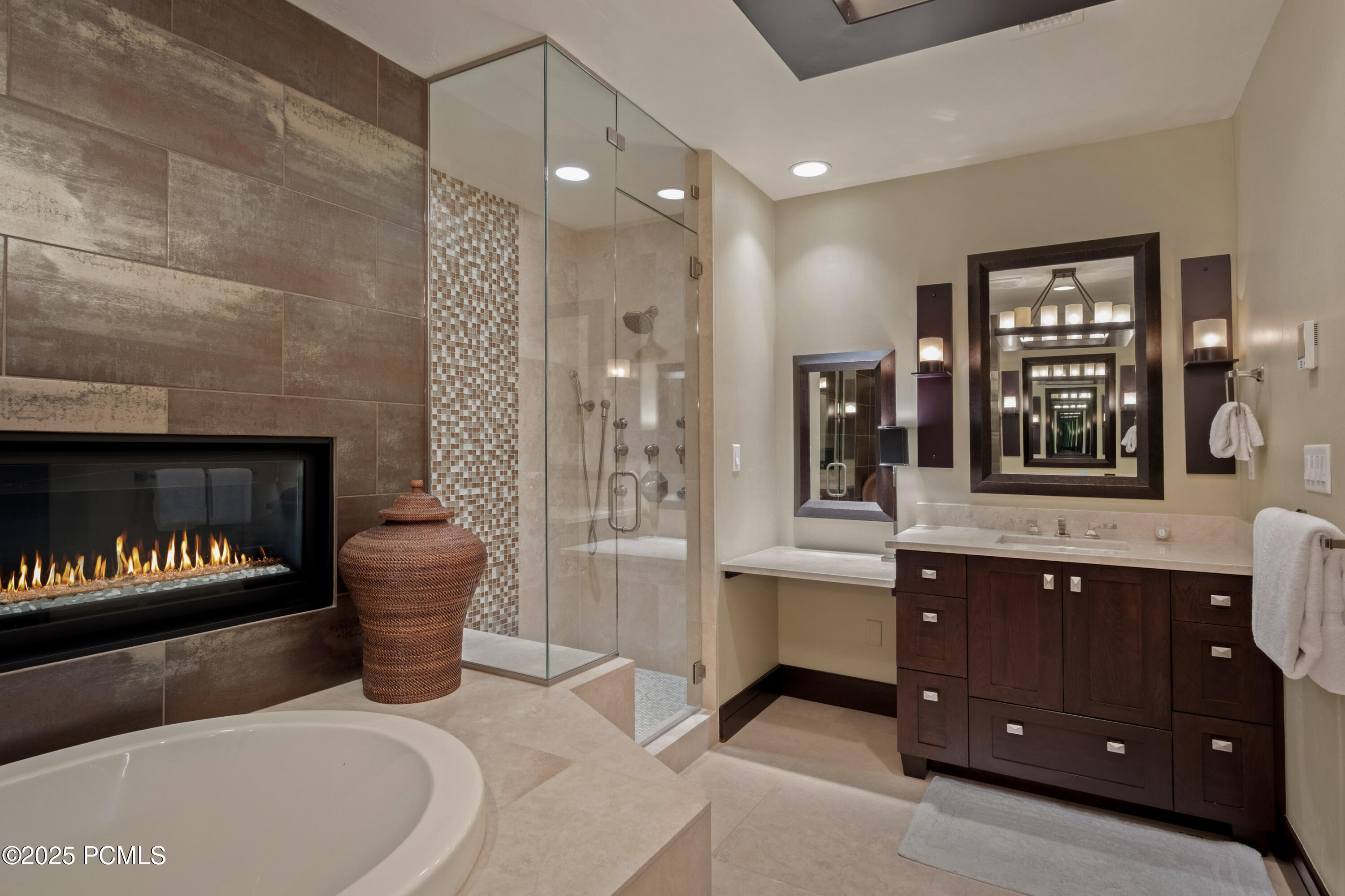 8894 Empire Club Drive, 204