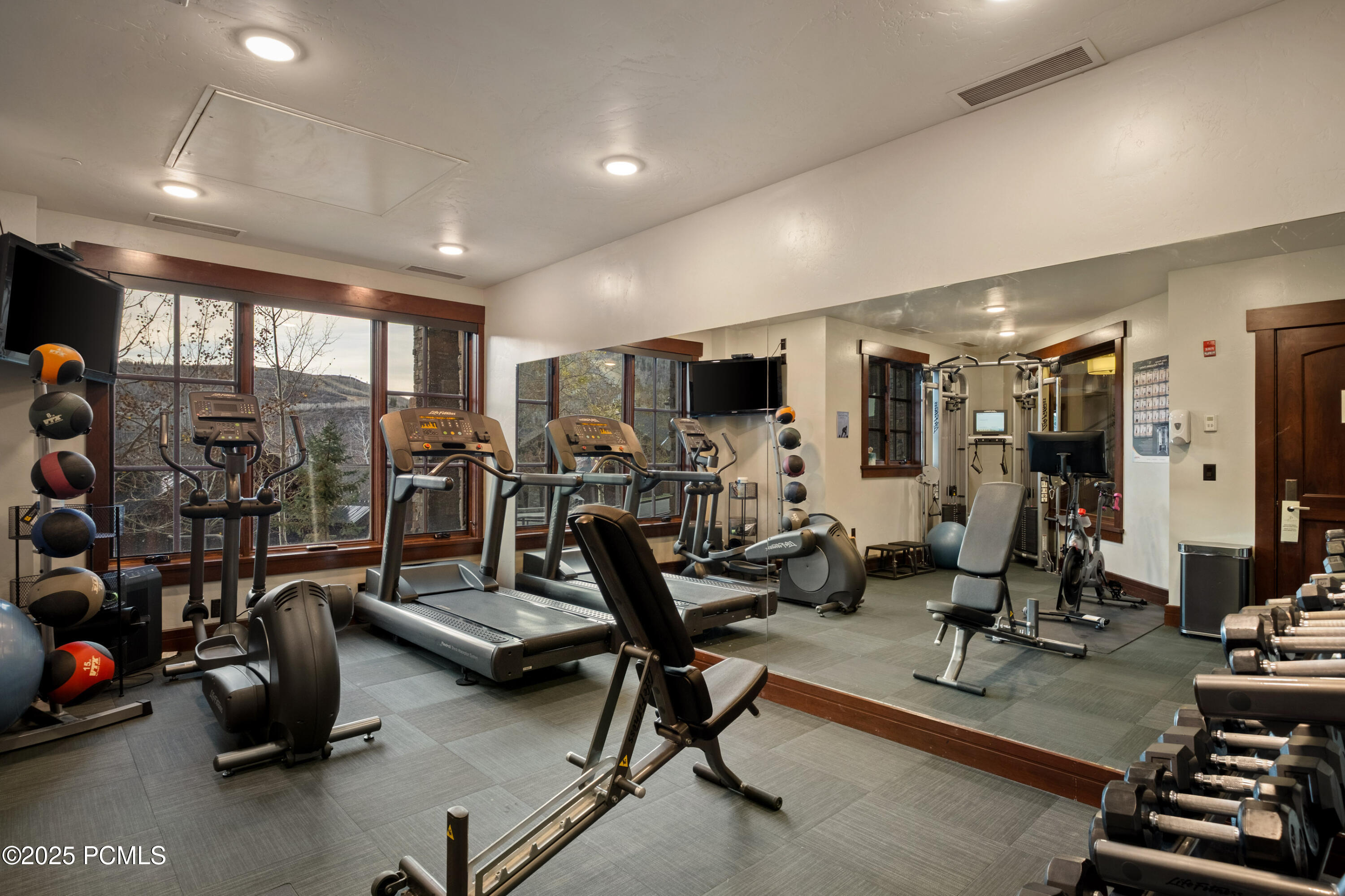 8894 Empire Club Drive, 204