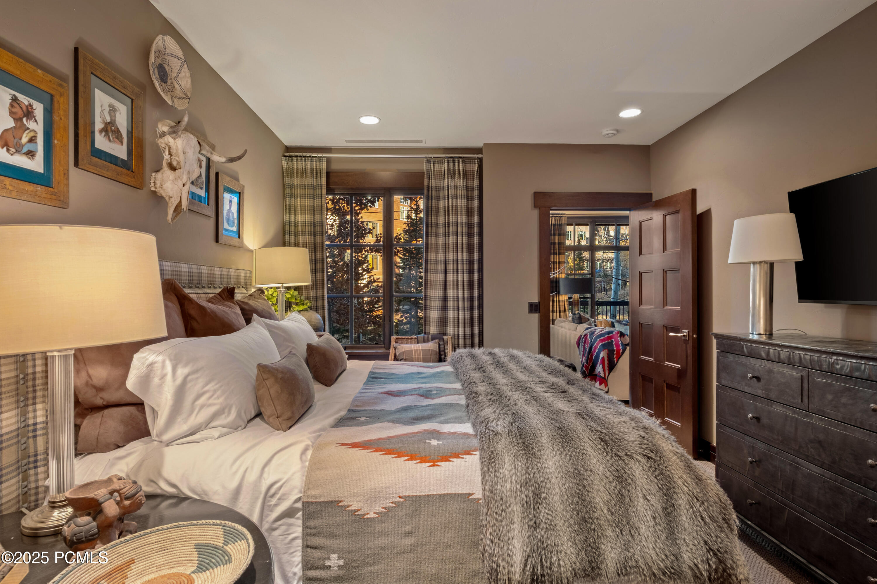 8894 Empire Club Drive, 204