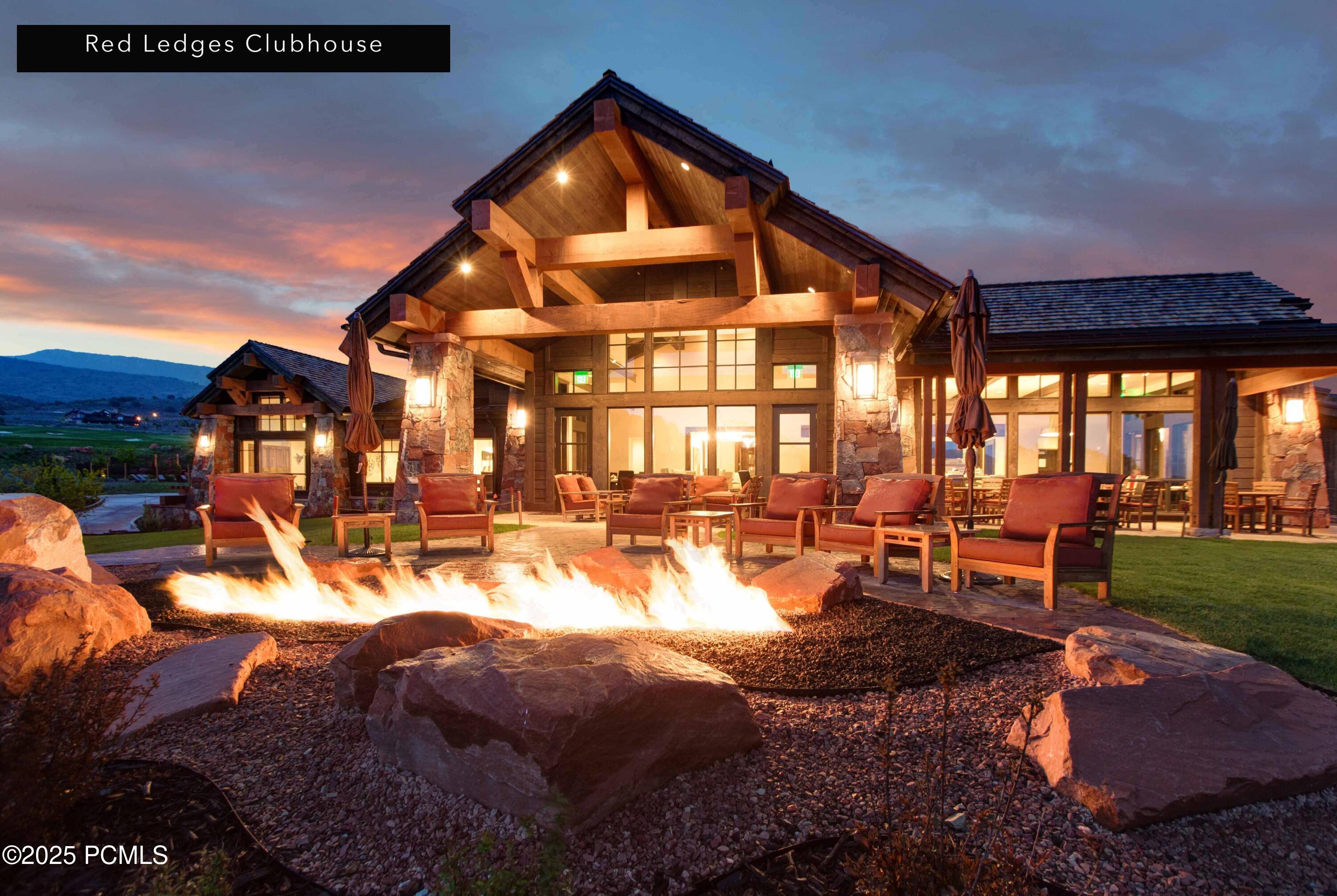 2978 E Boulder Top Way