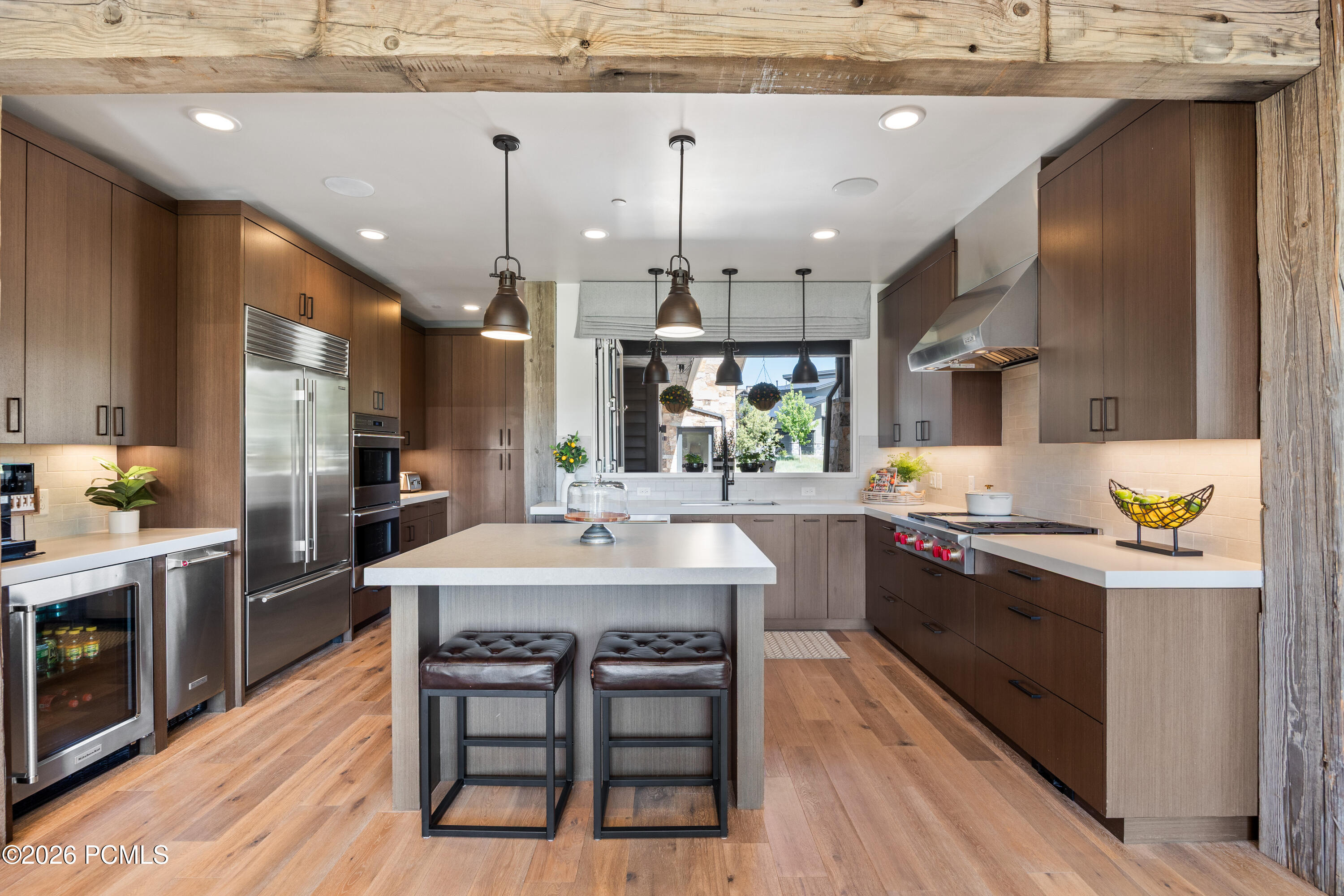 686 N Red Mountain Court