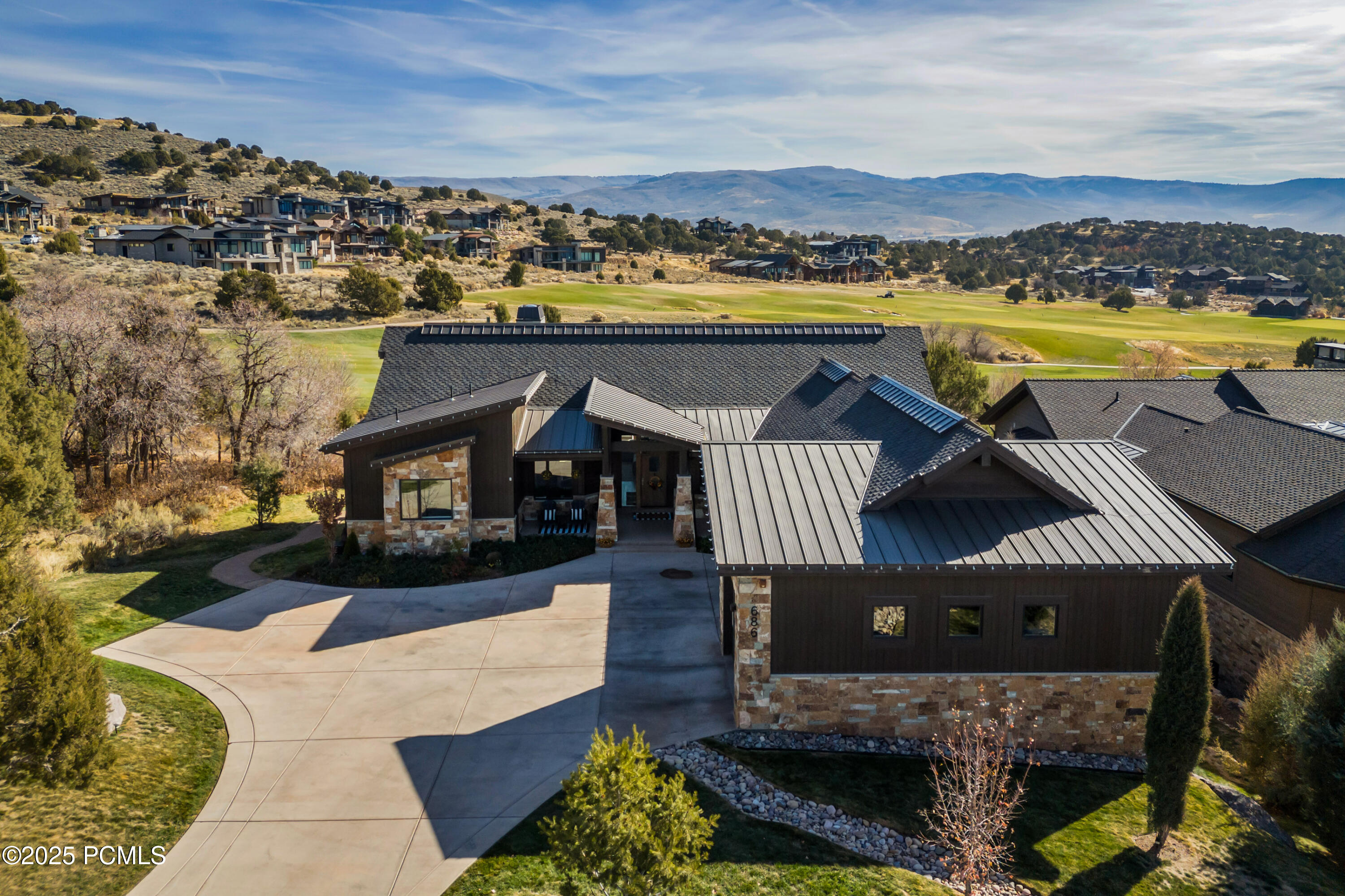 686 N Red Mountain Court