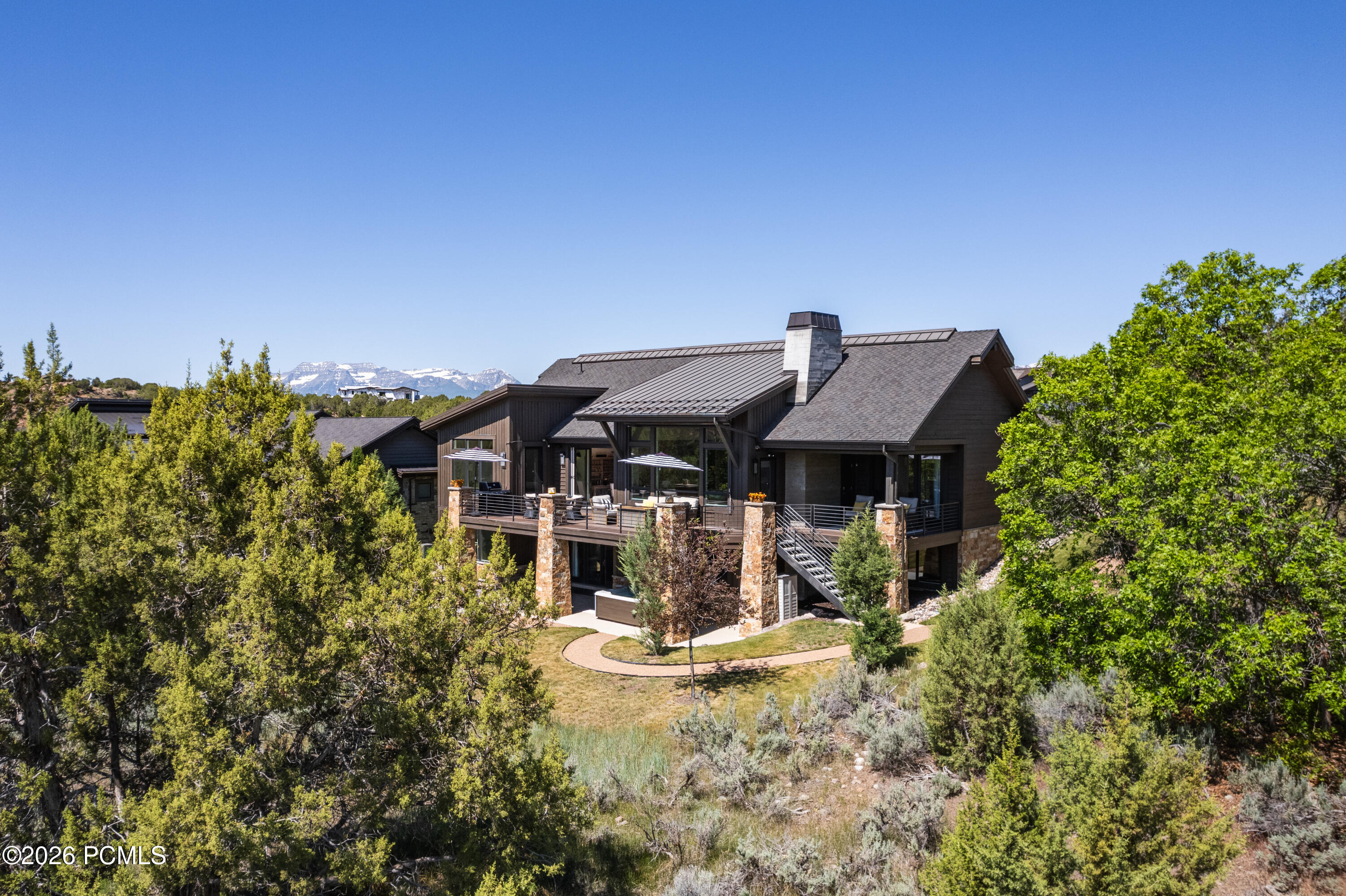686 N Red Mountain Court