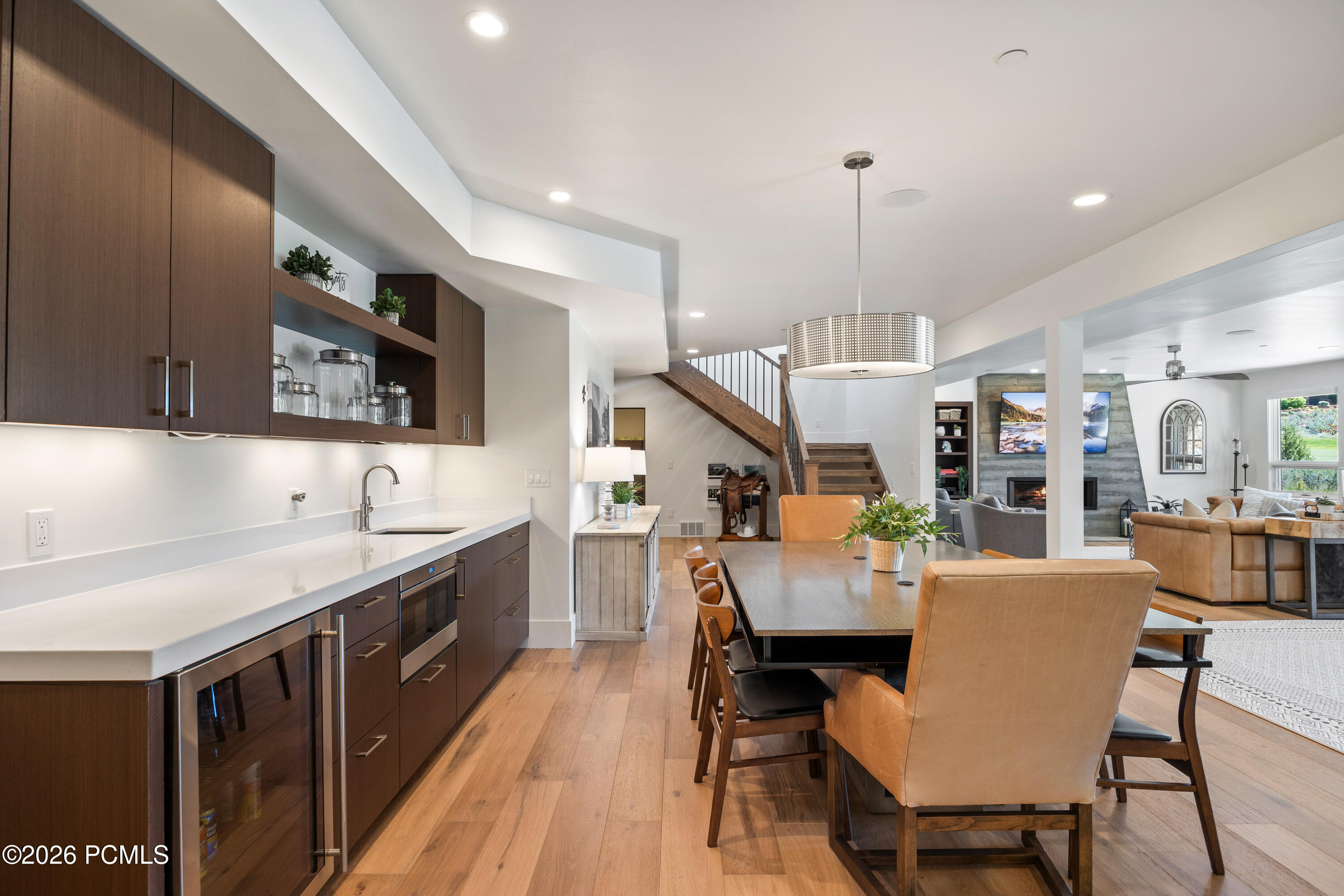 686 N Red Mountain Court