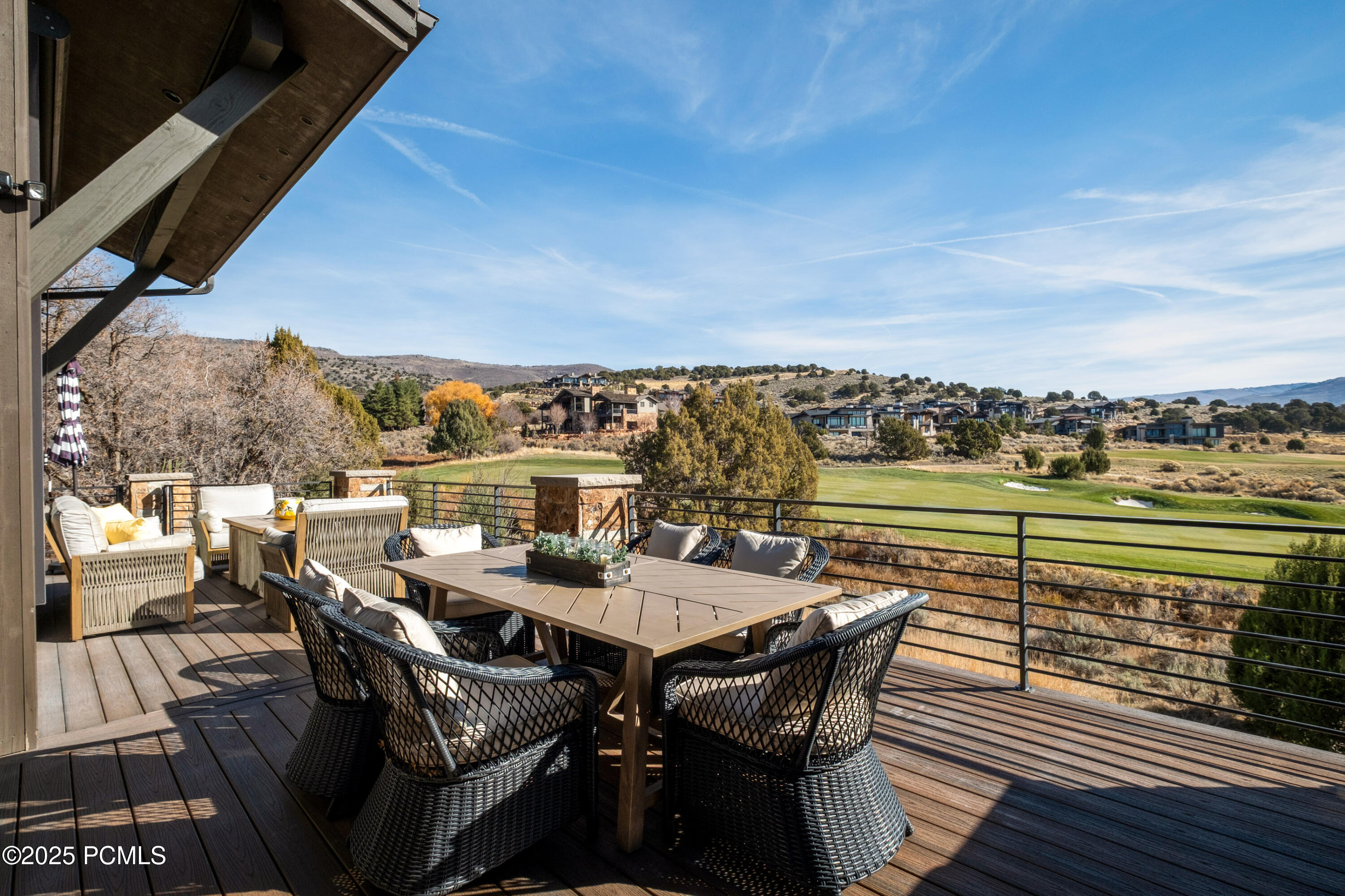 686 N Red Mountain Court