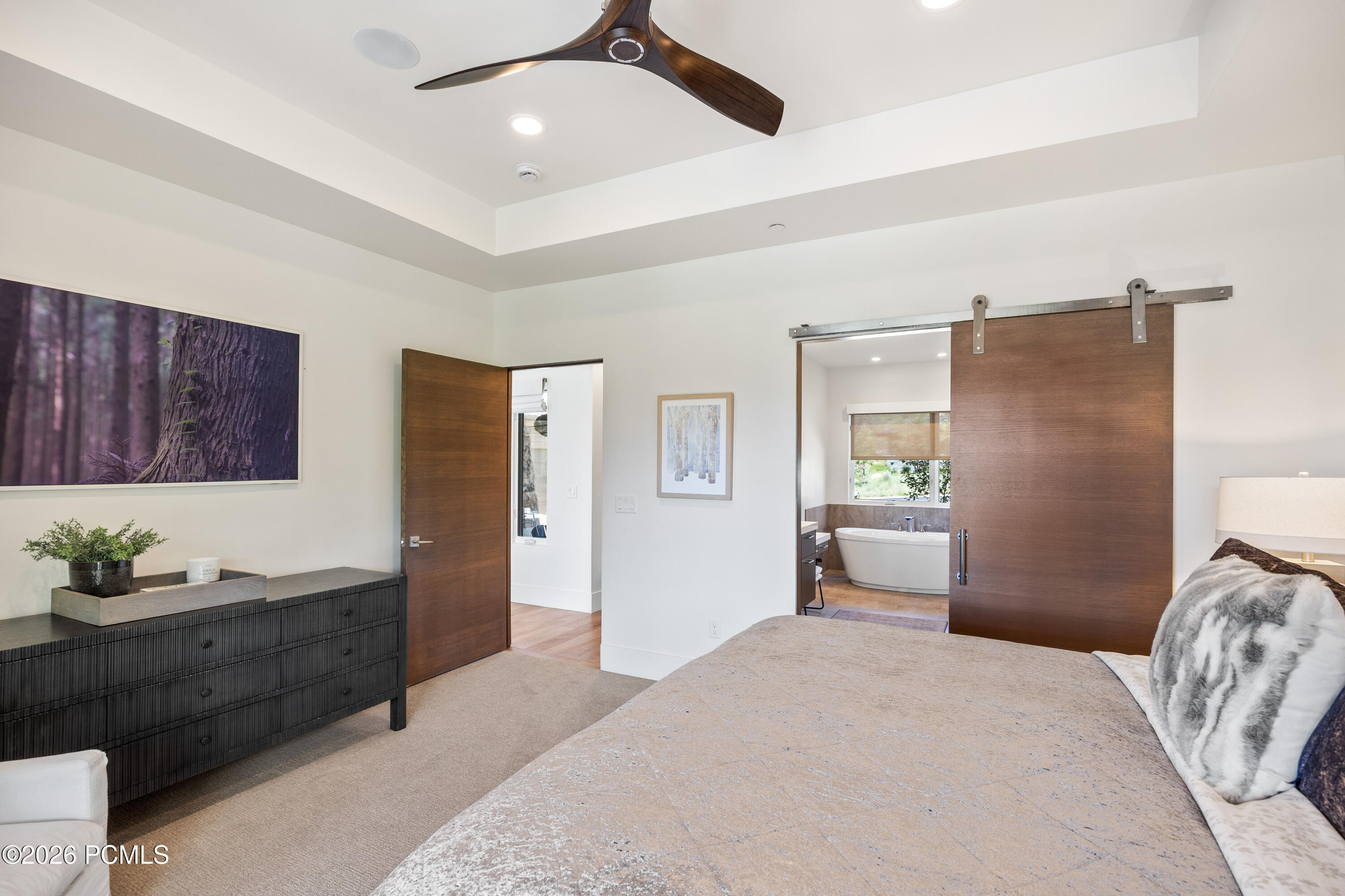 686 N Red Mountain Court