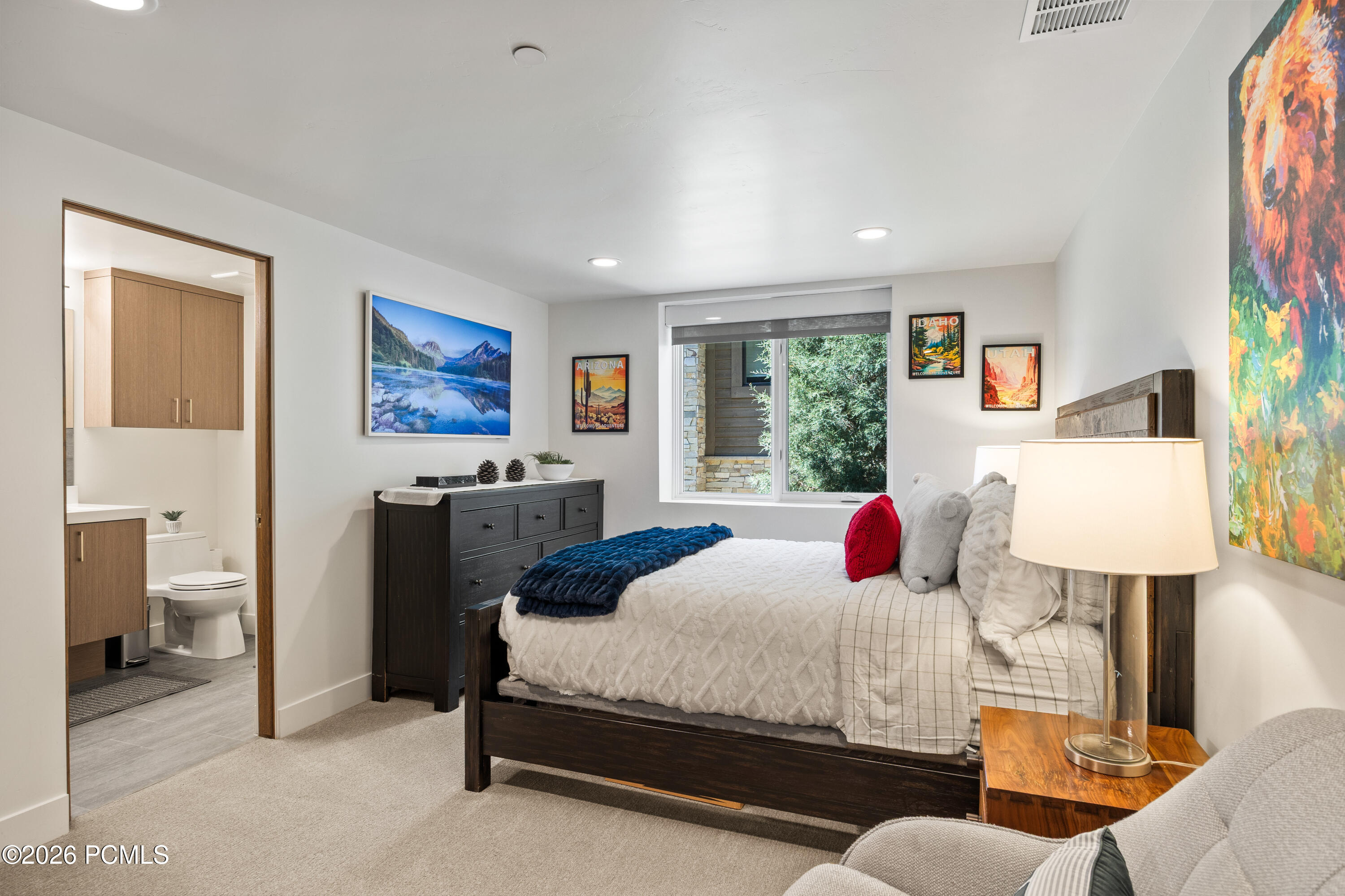 686 N Red Mountain Court
