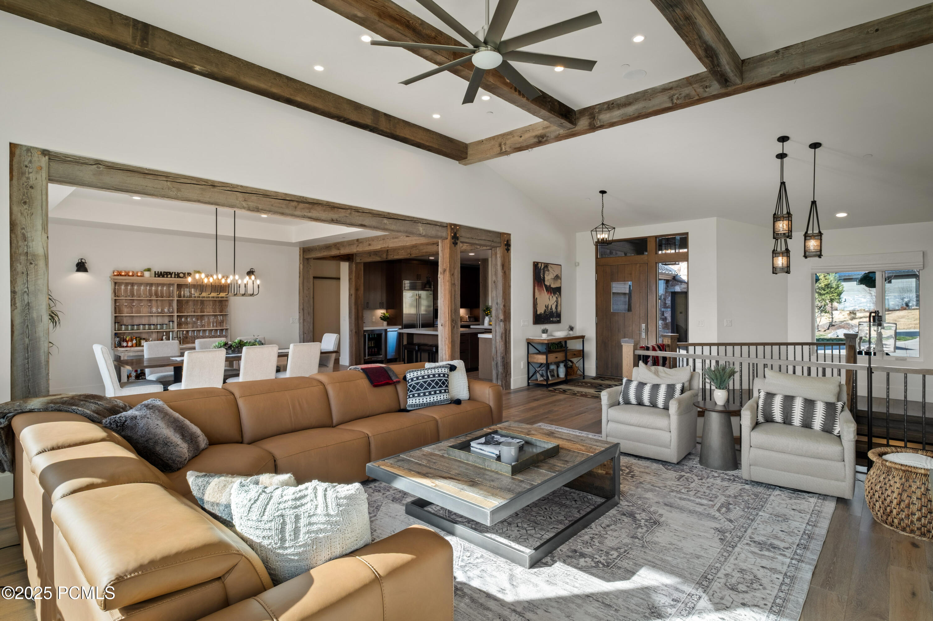 686 N Red Mountain Court