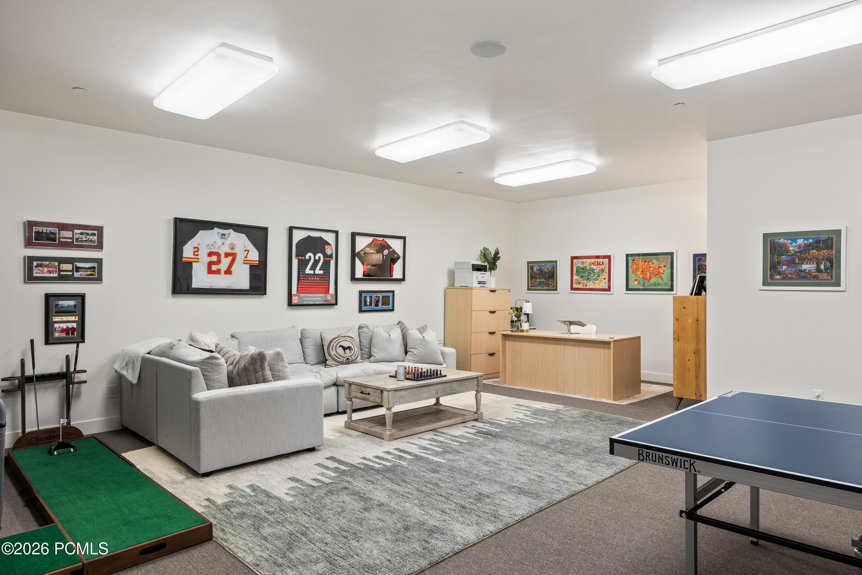 686 N Red Mountain Court