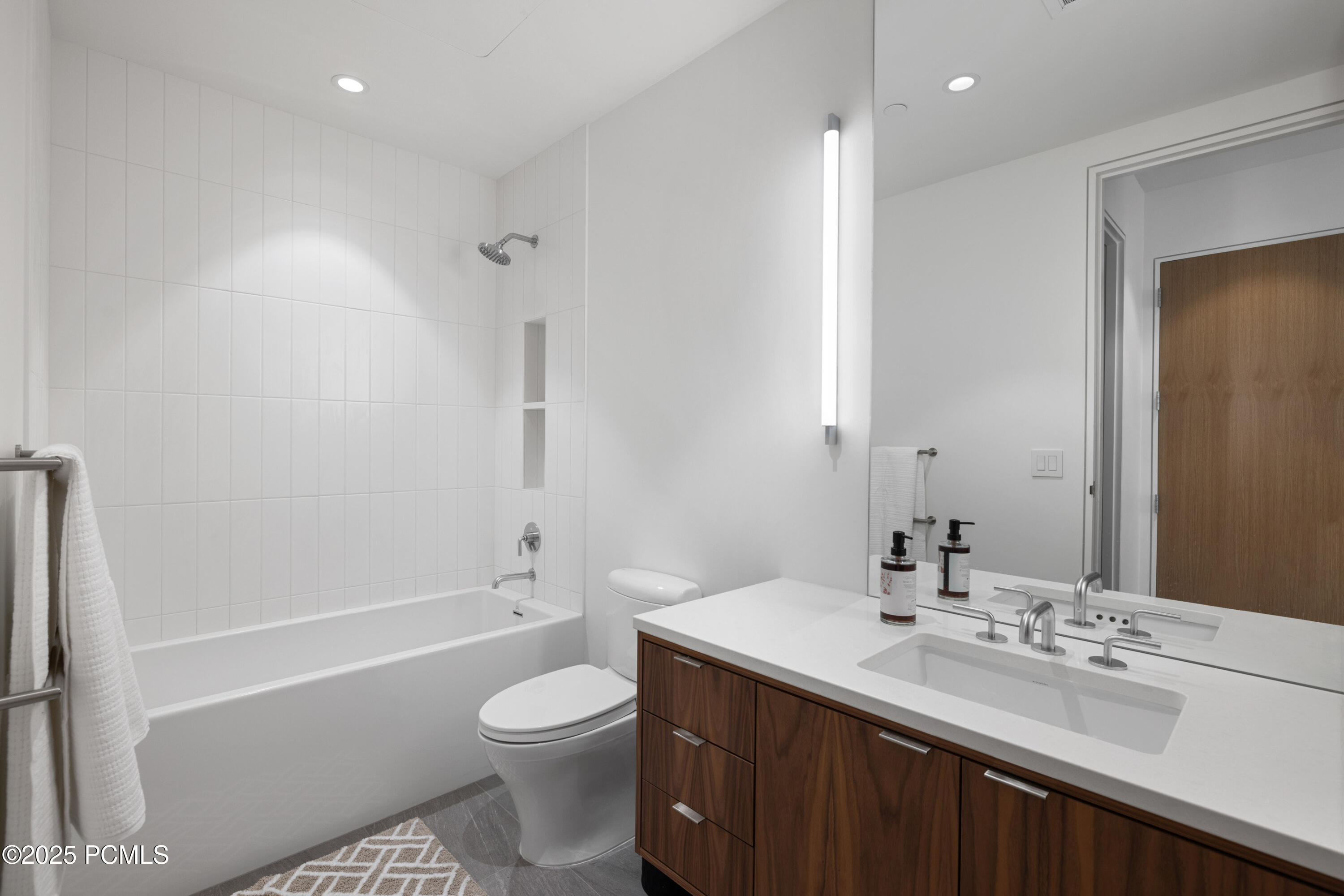 3267 W Deer Hollow Road 2402
