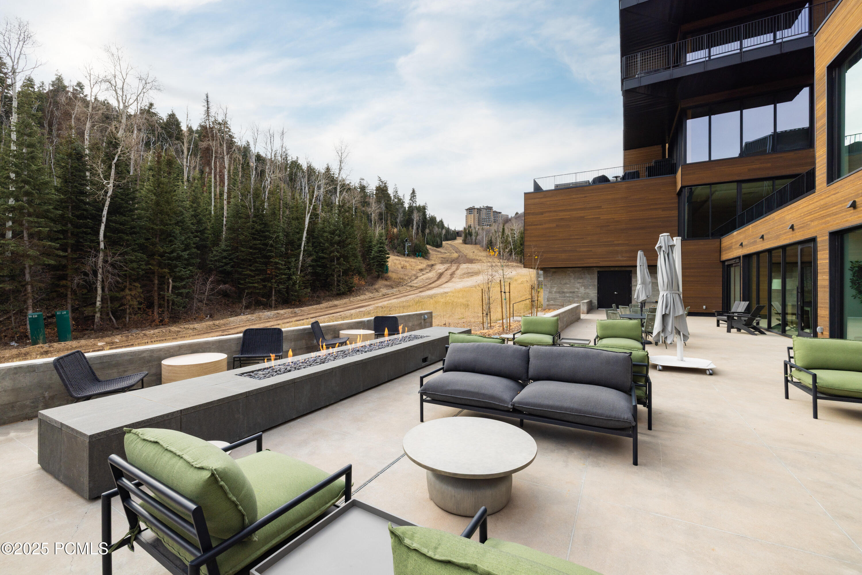 3267 W Deer Hollow Road 2402