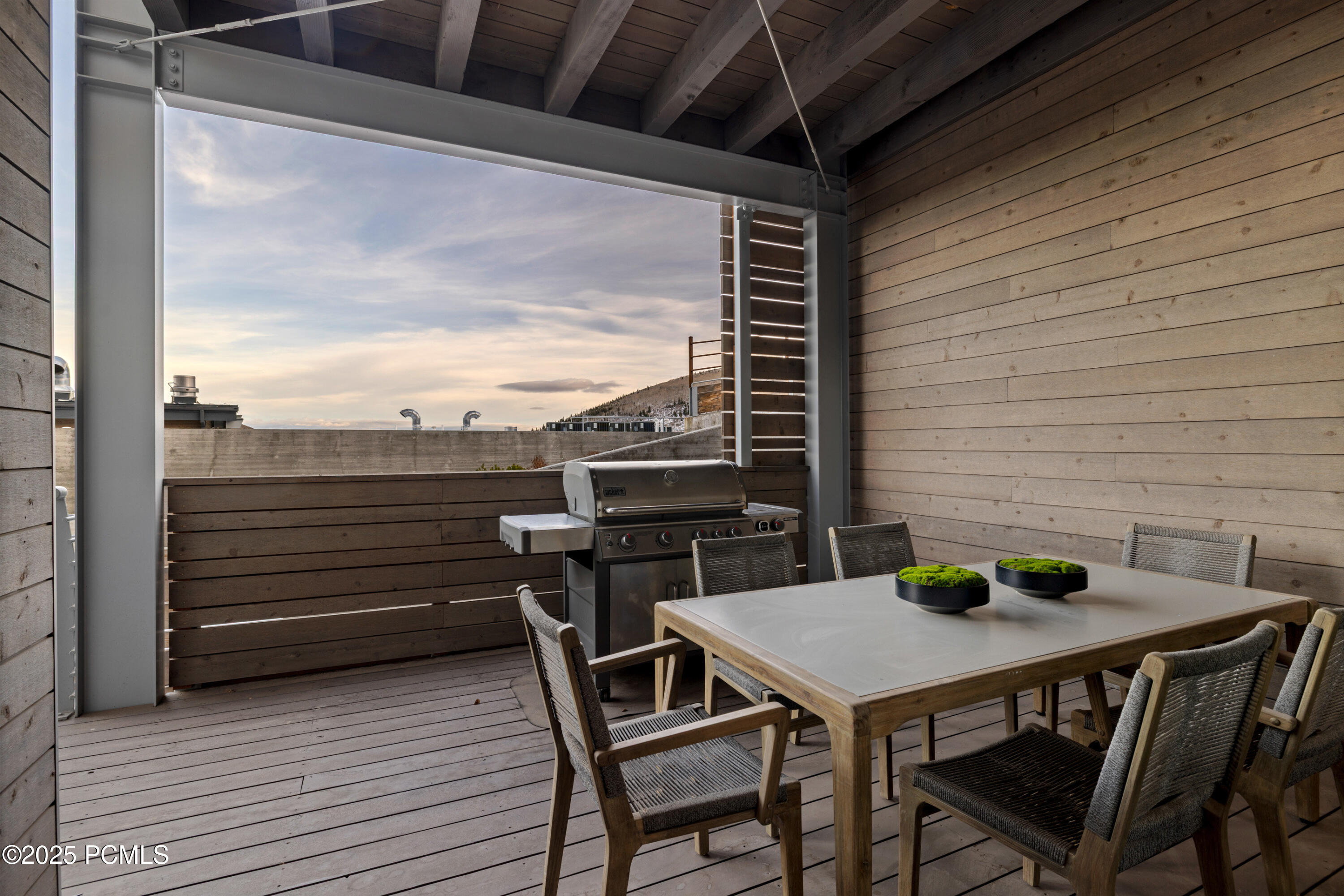 2752 W High Mountain Road 503