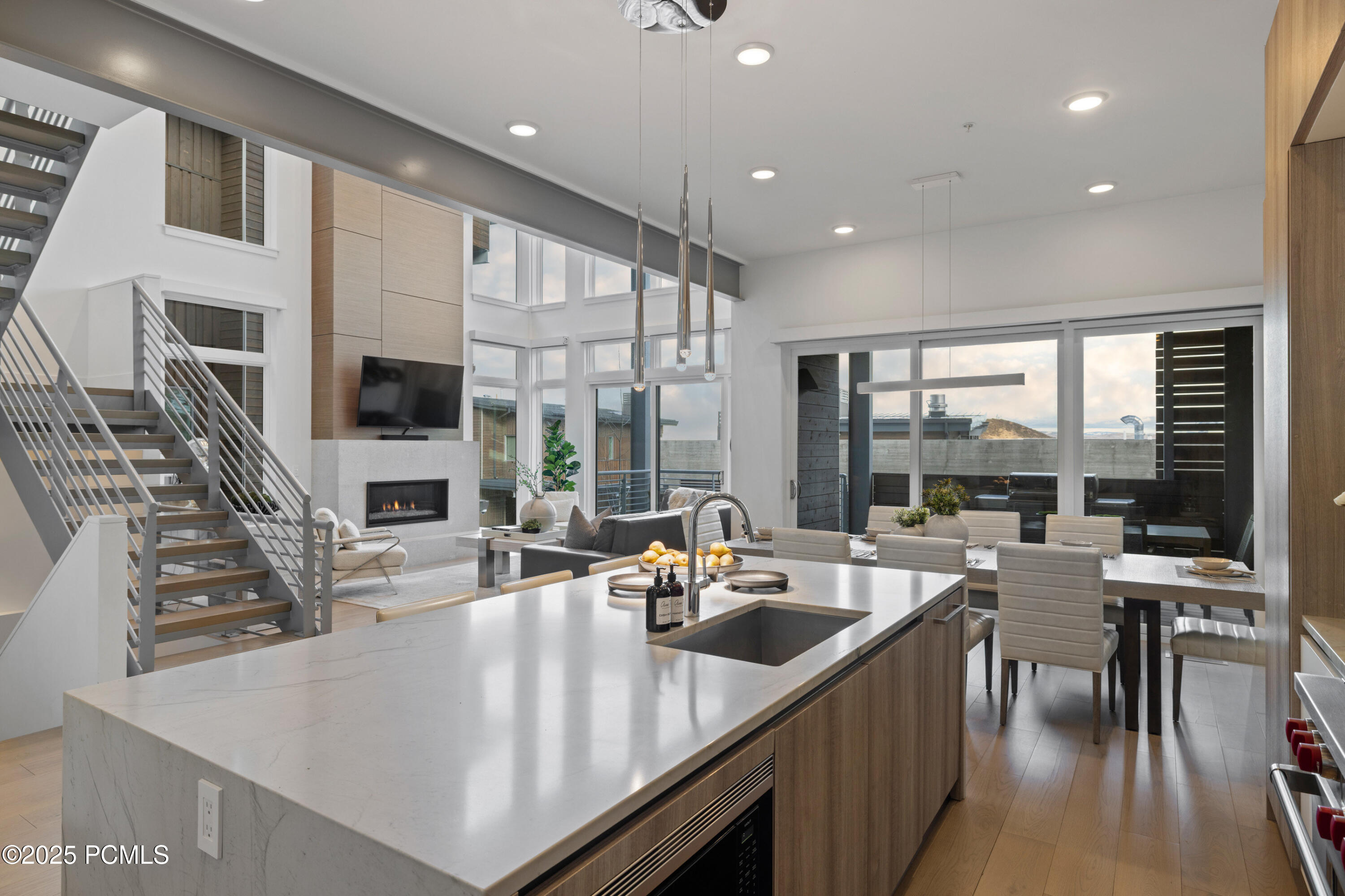 2752 W High Mountain Road 503