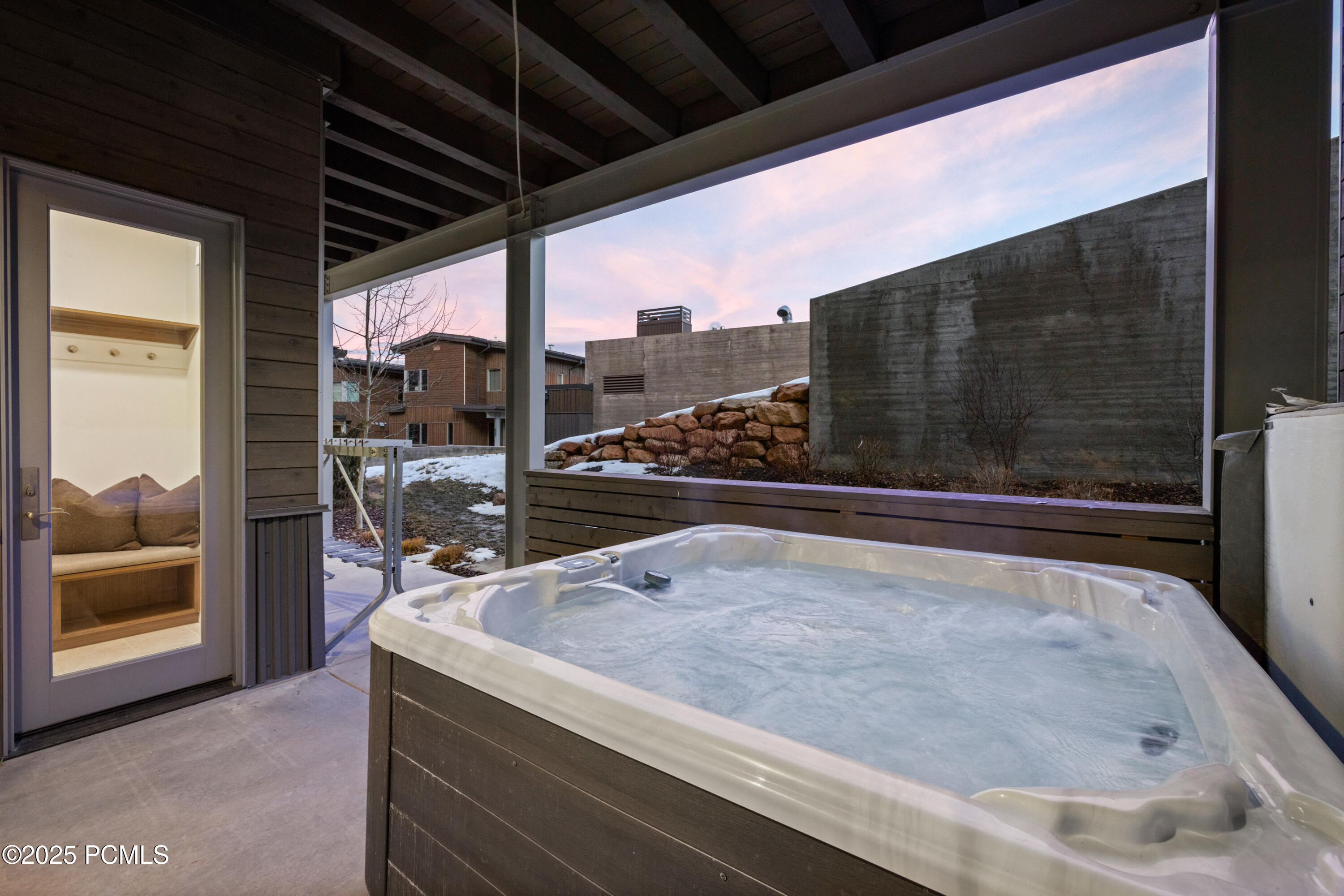 2752 W High Mountain Road 503