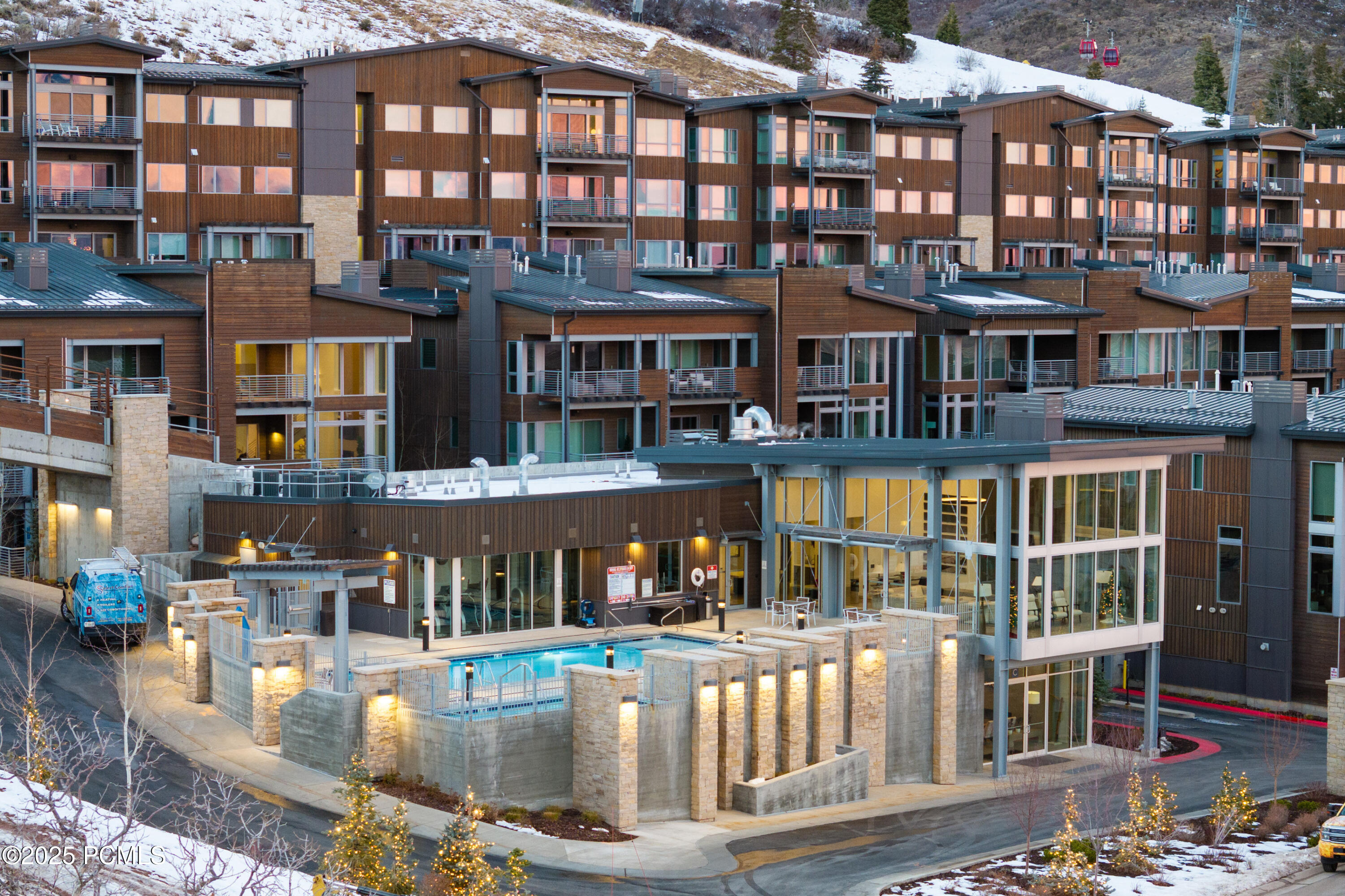 2752 W High Mountain Road 503