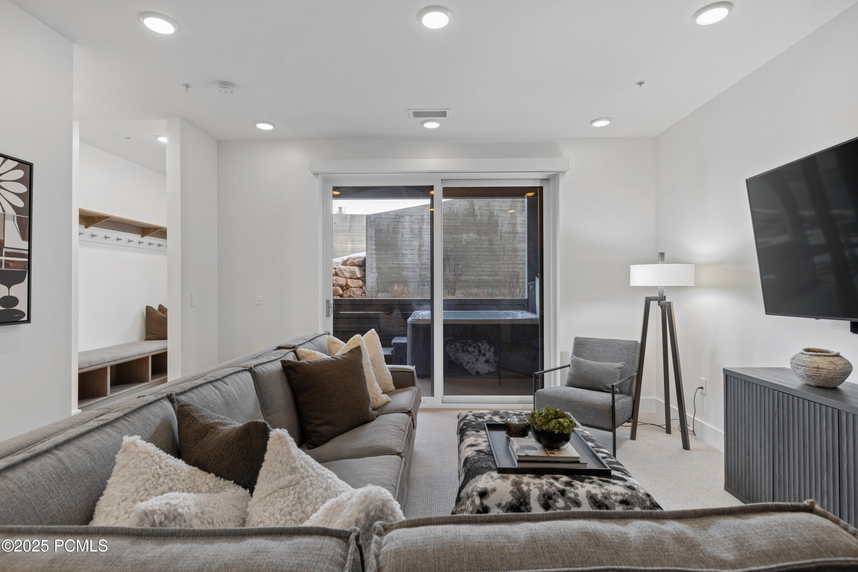 2752 W High Mountain Road 503