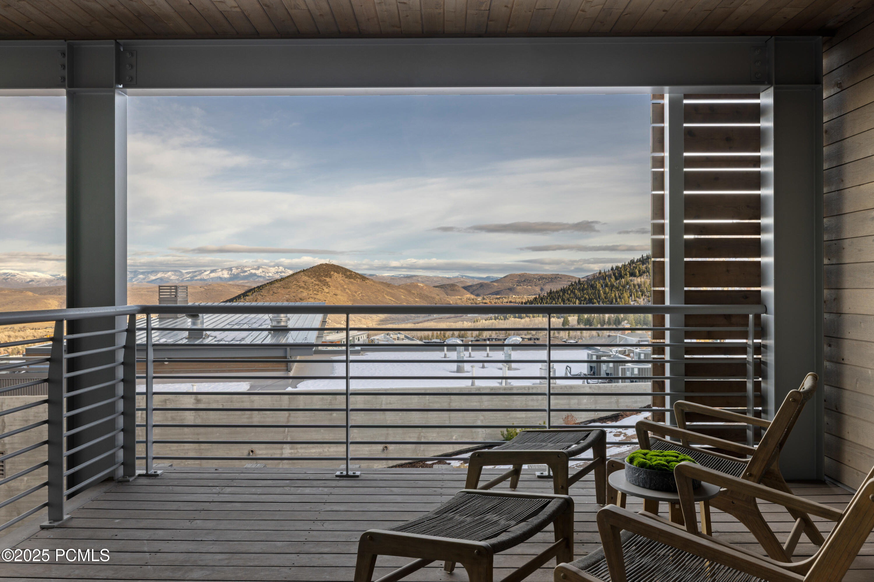 2752 W High Mountain Road 503