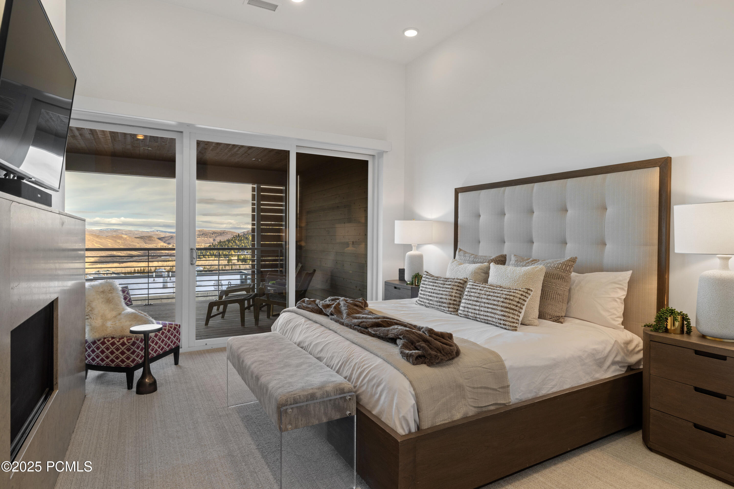 2752 W High Mountain Road 503