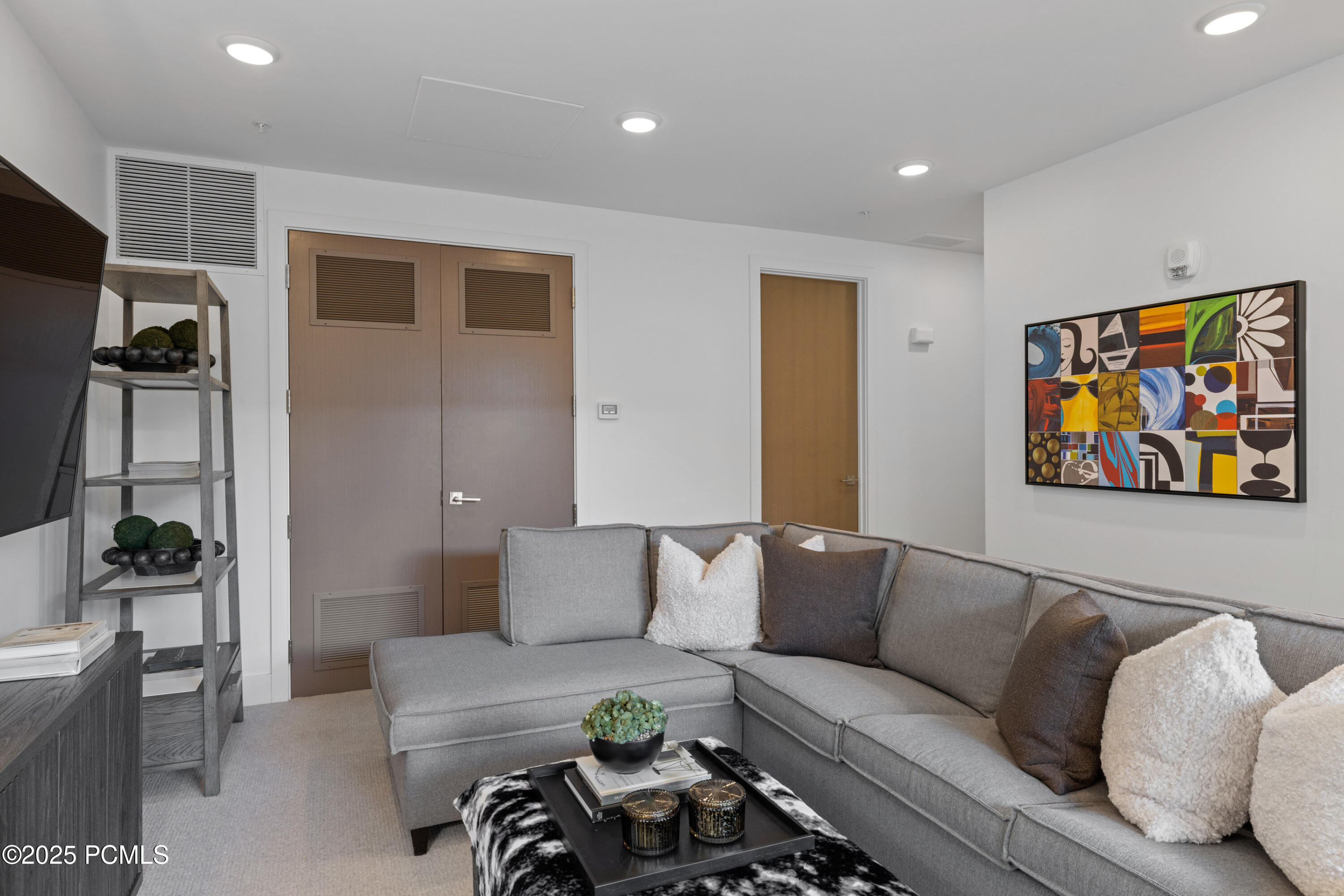 2752 W High Mountain Road 503