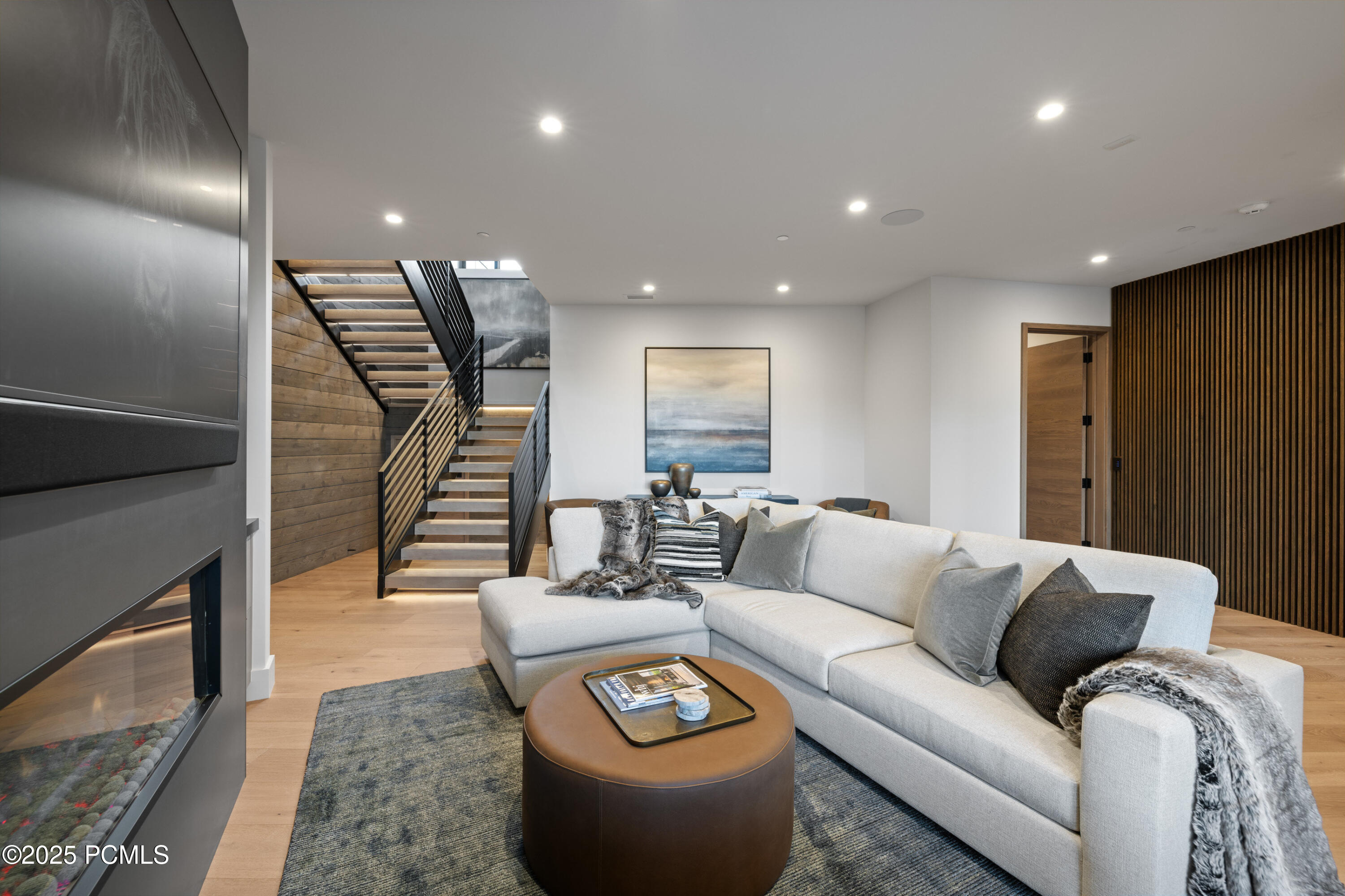 8939 Moonshadow Court