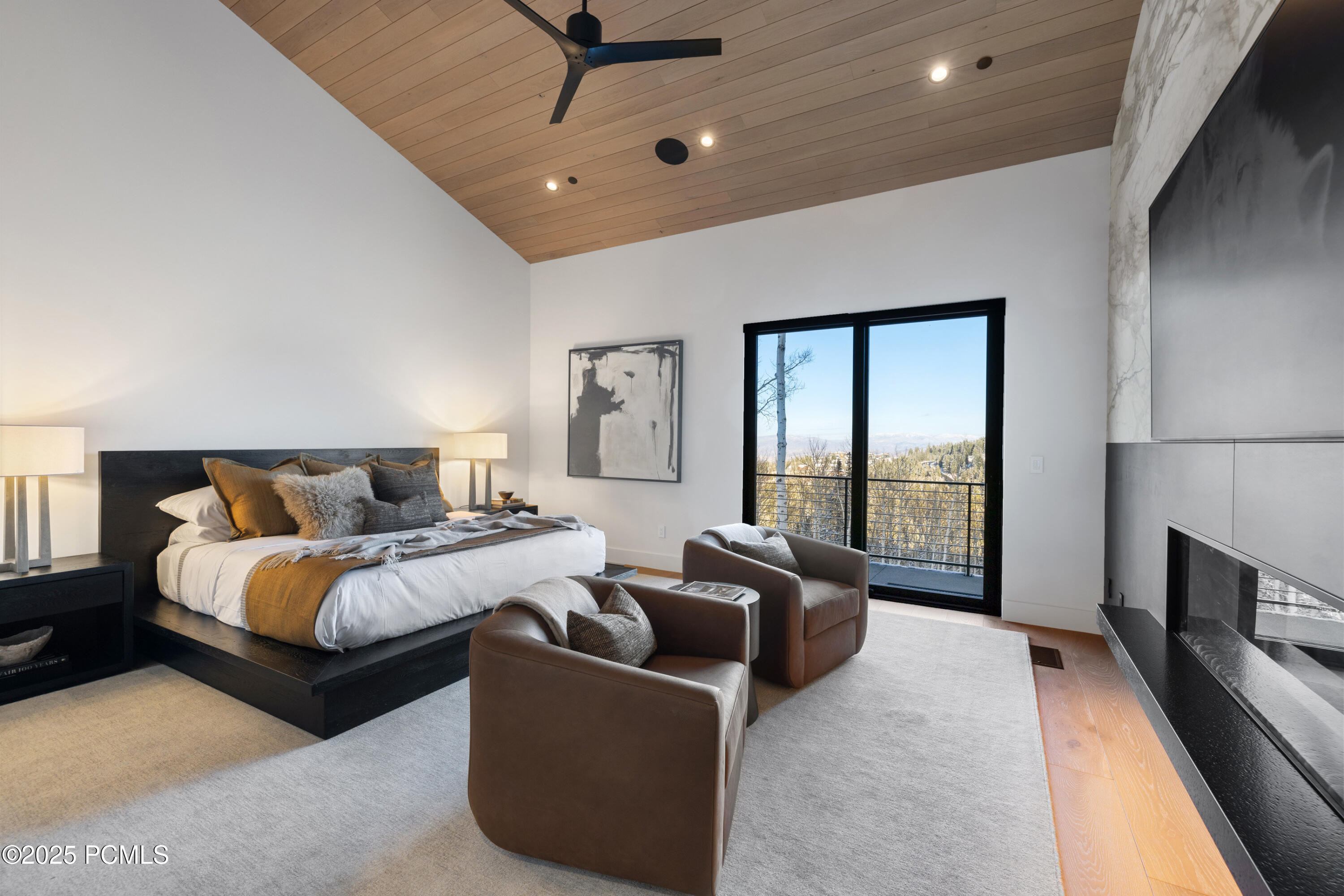 8939 Moonshadow Court