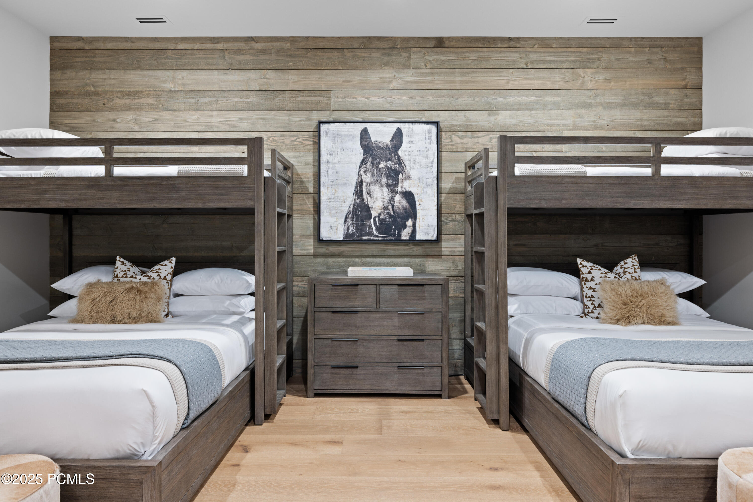 8939 Moonshadow Court