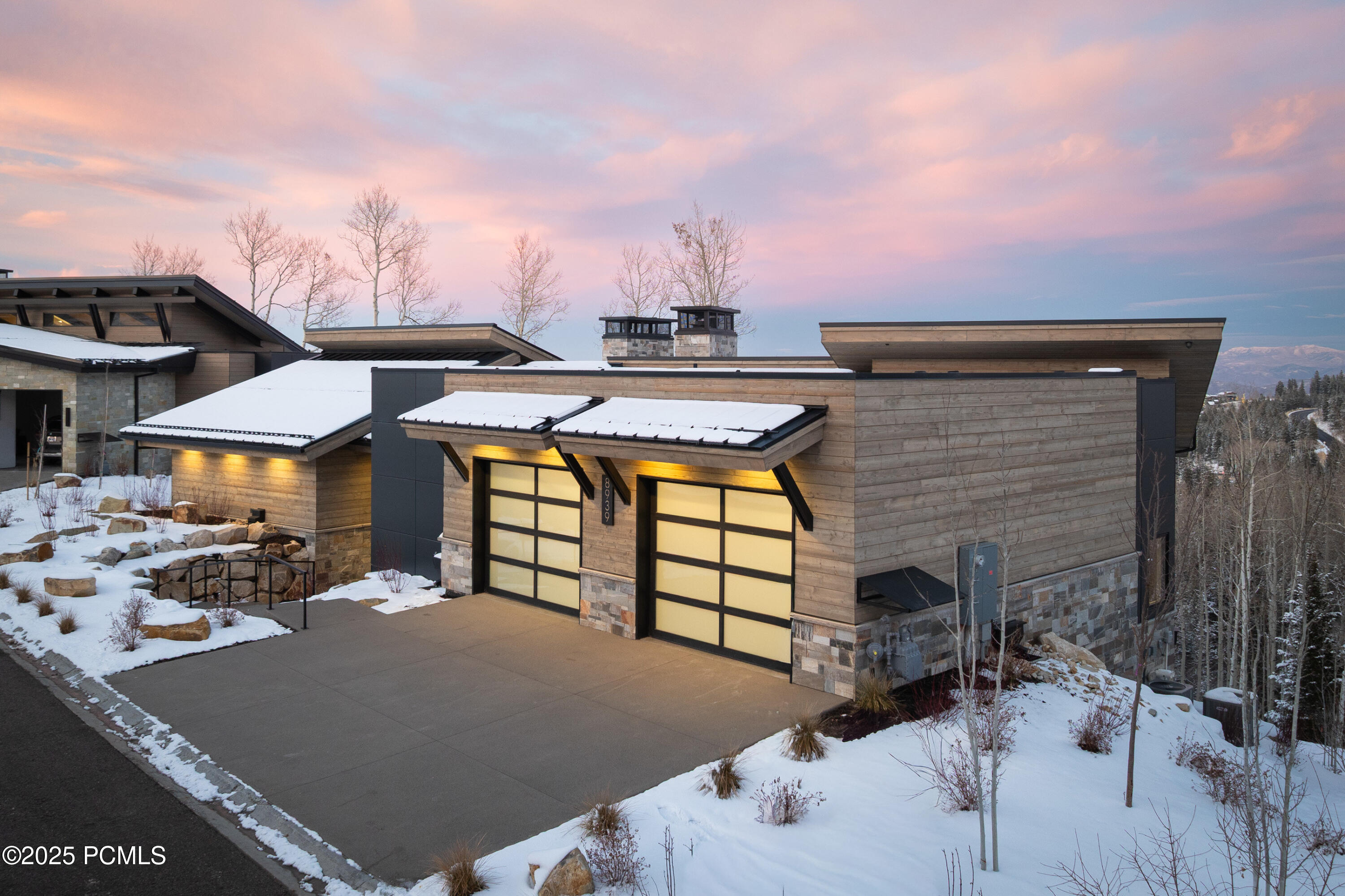 8939 Moonshadow Court