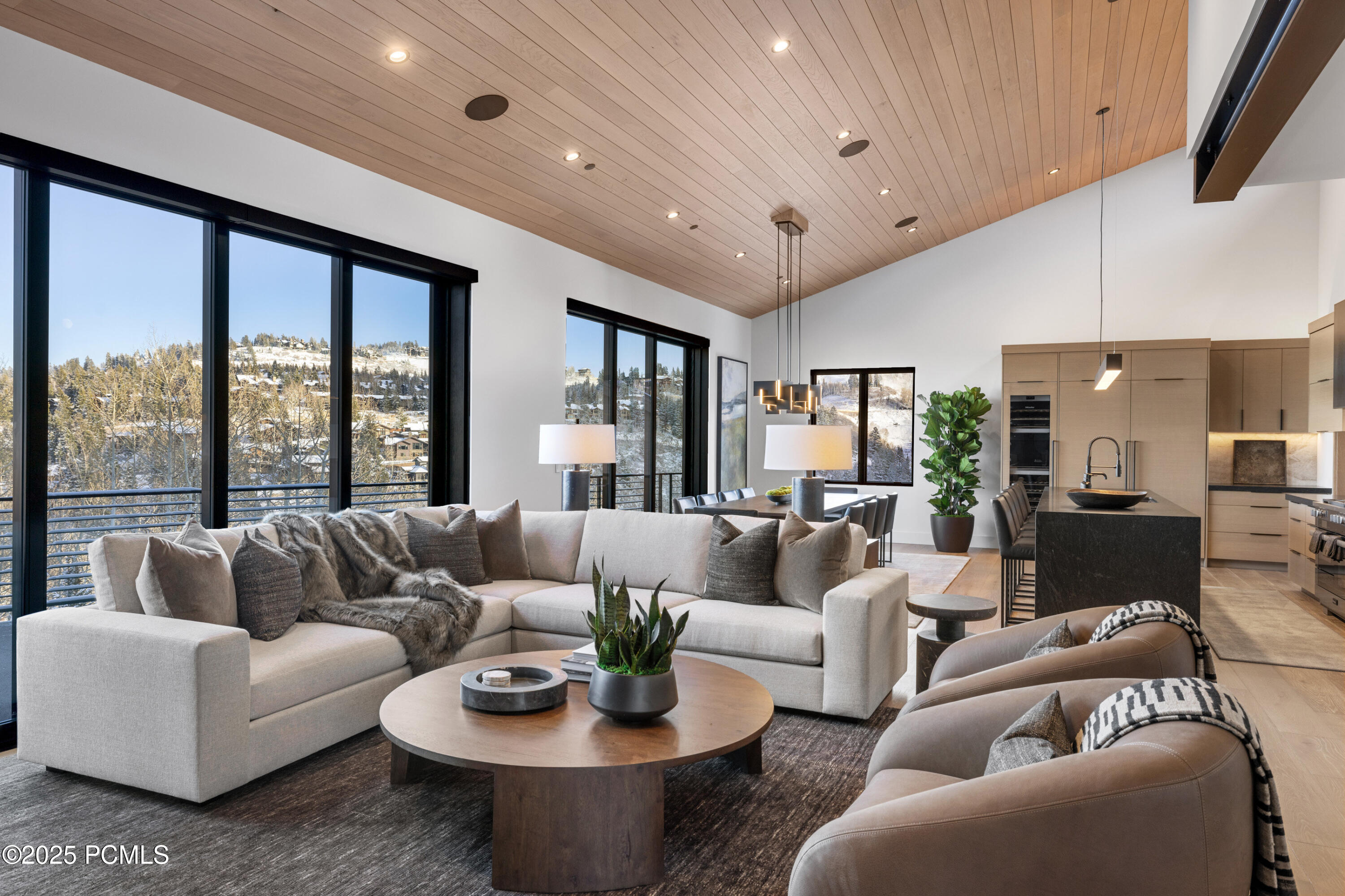 8939 Moonshadow Court