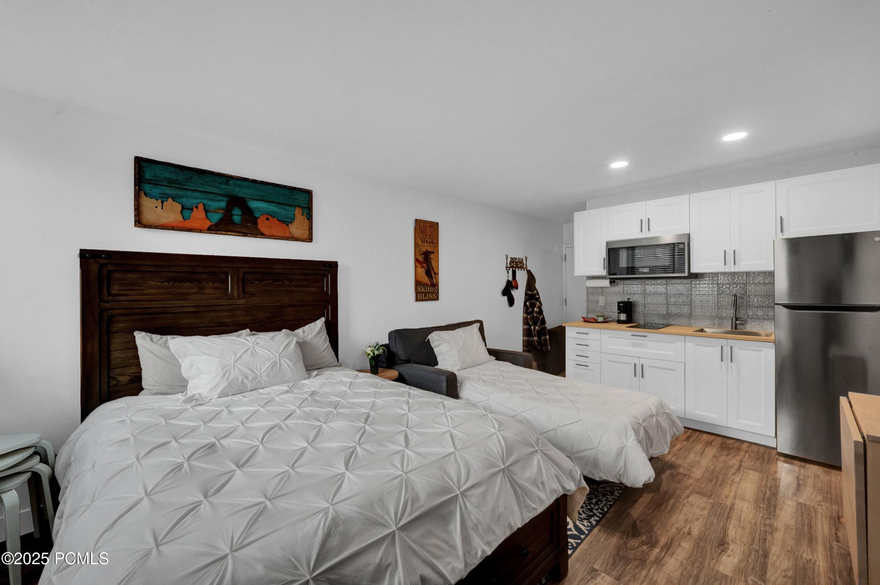 2015 Prospector Avenue 109