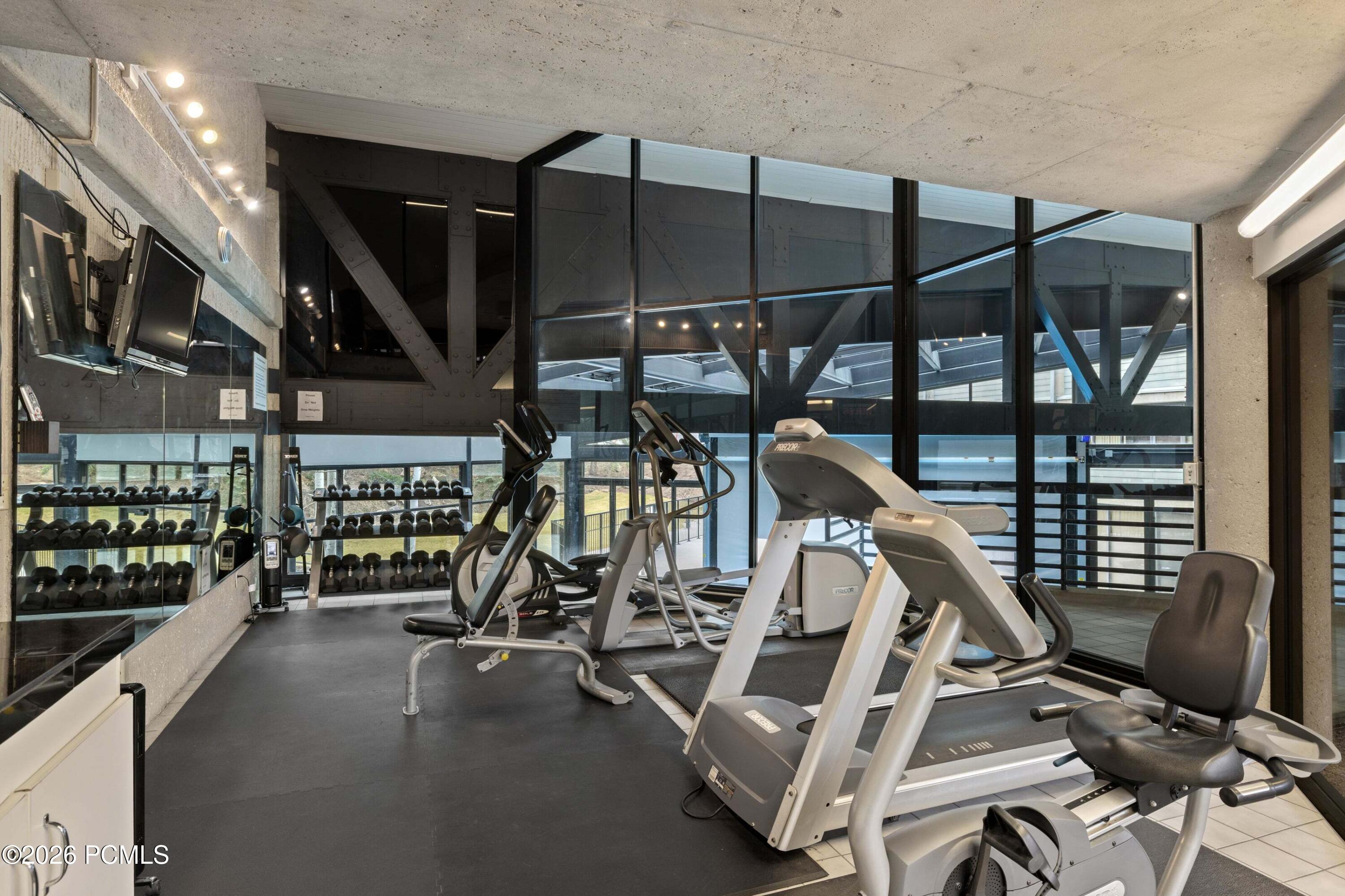 1485 Empire Avenue 202