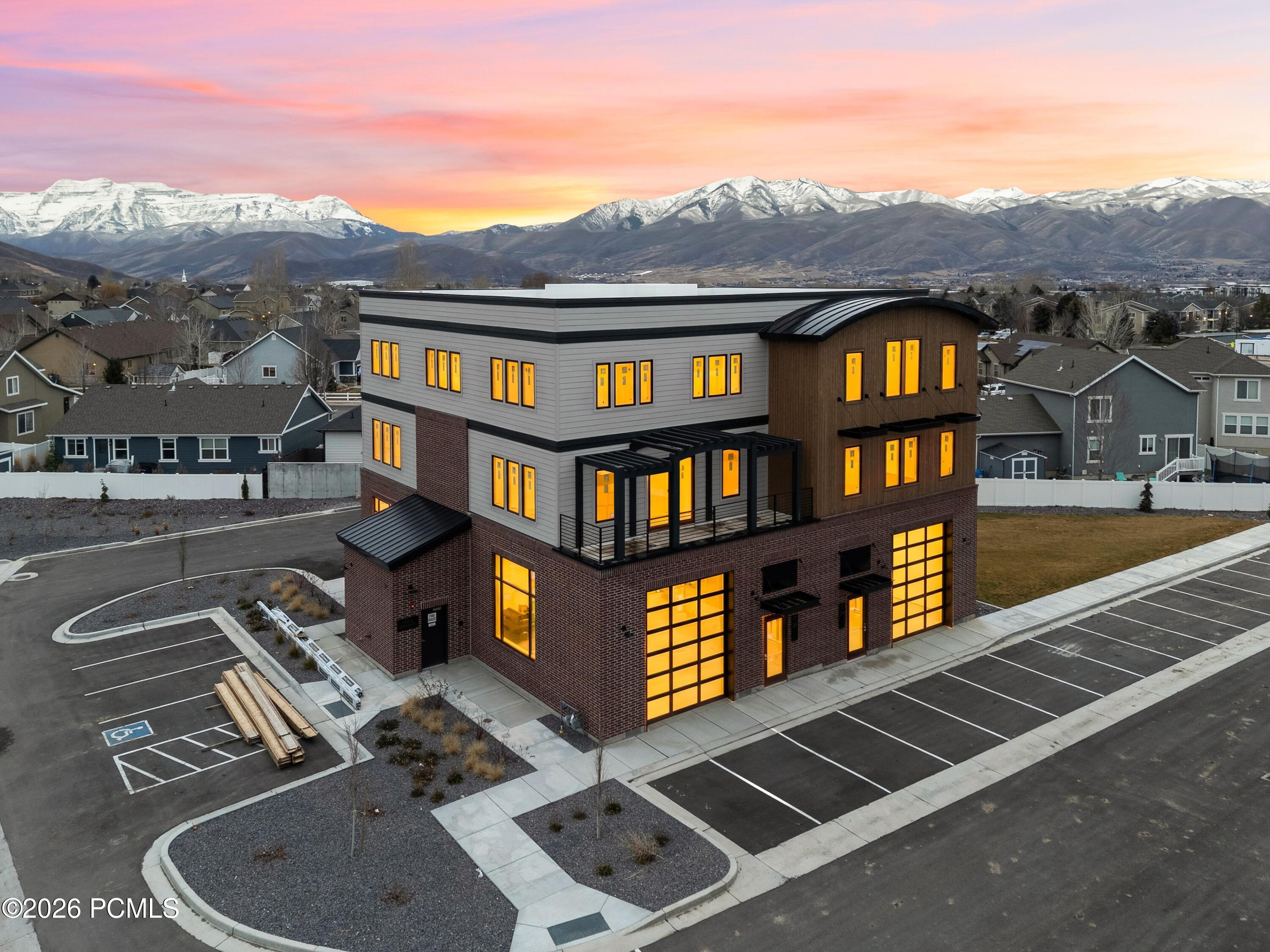 1922 S Highway 40 40