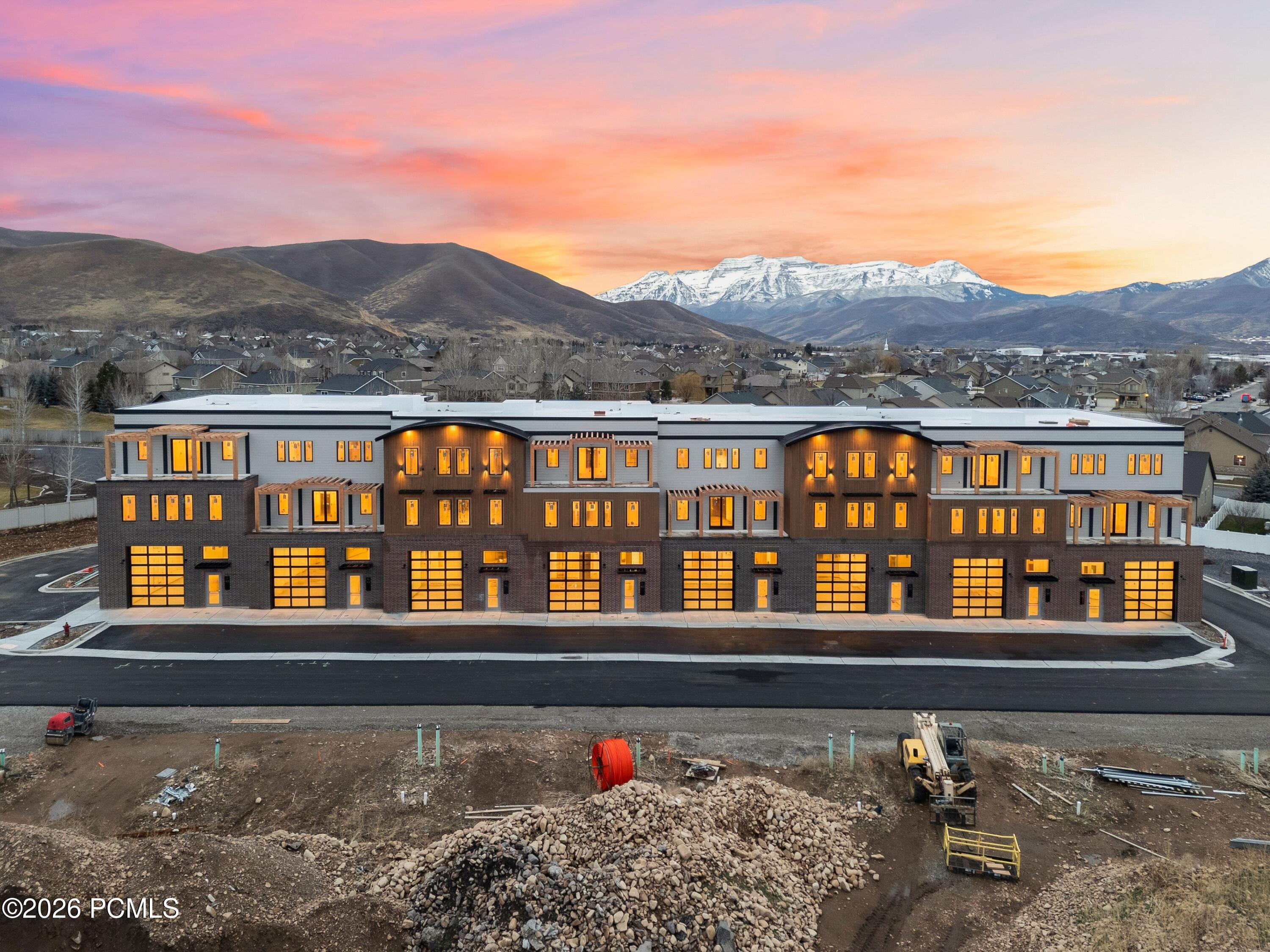 1922 S Highway 40 40