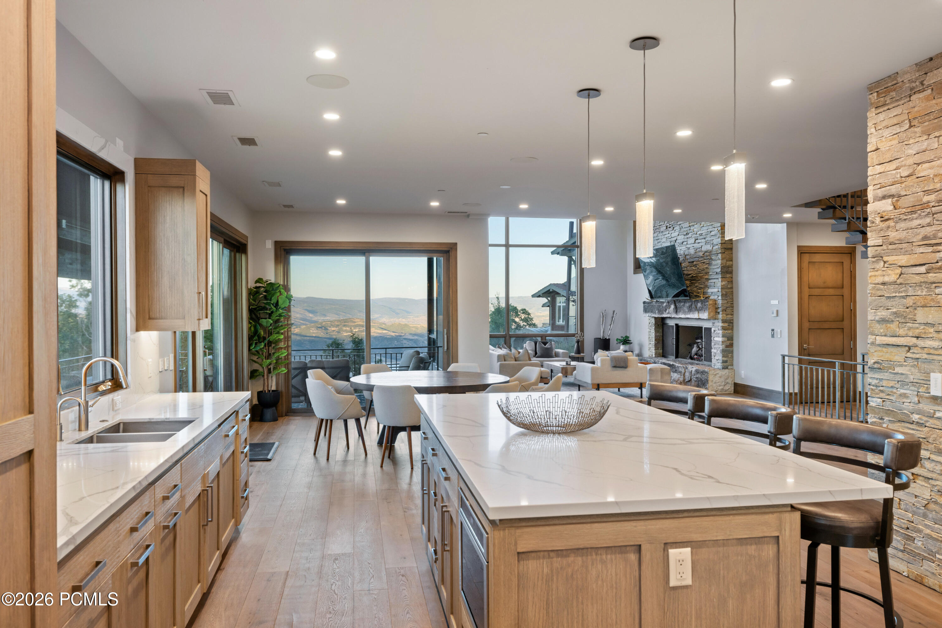 10738 Summit View Drive