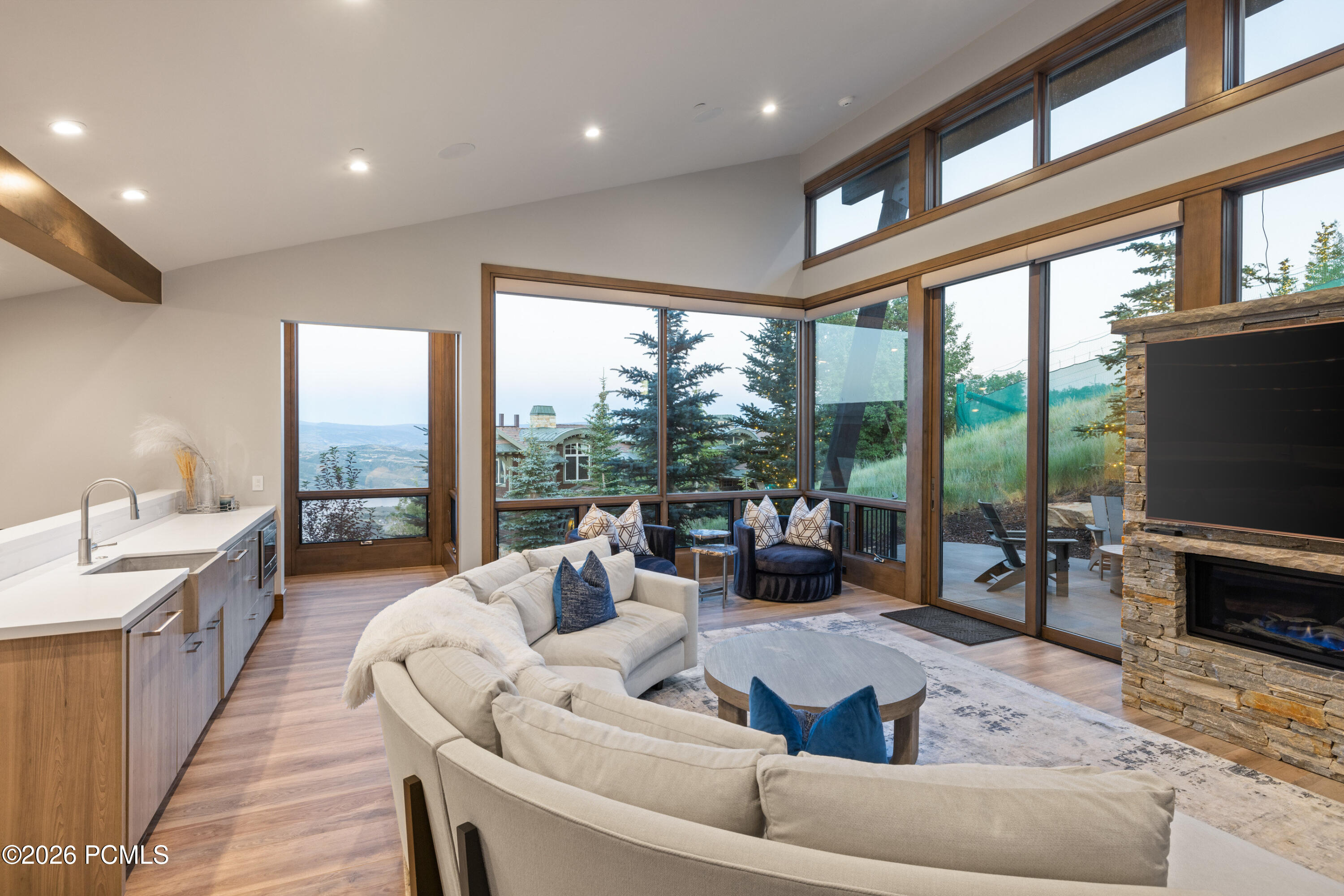 10738 Summit View Drive