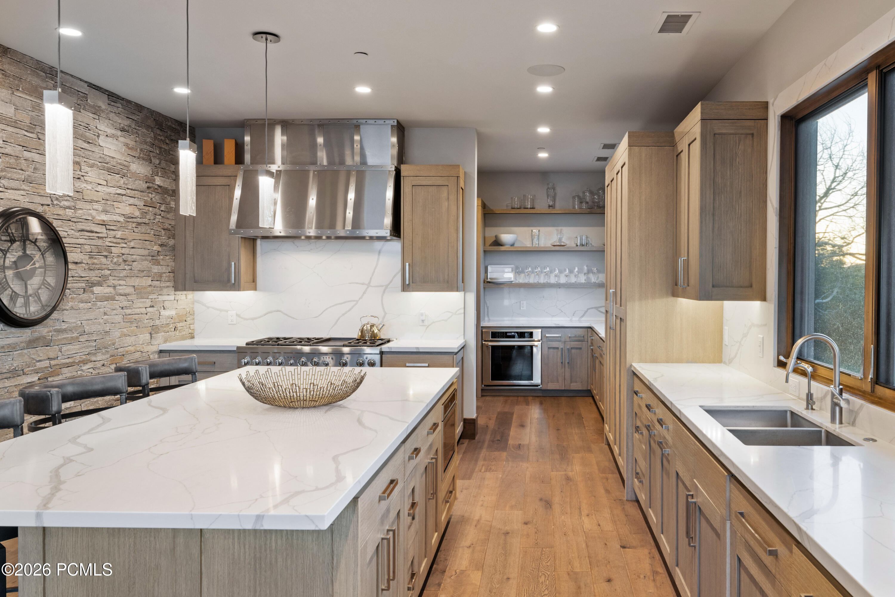 10738 Summit View Drive