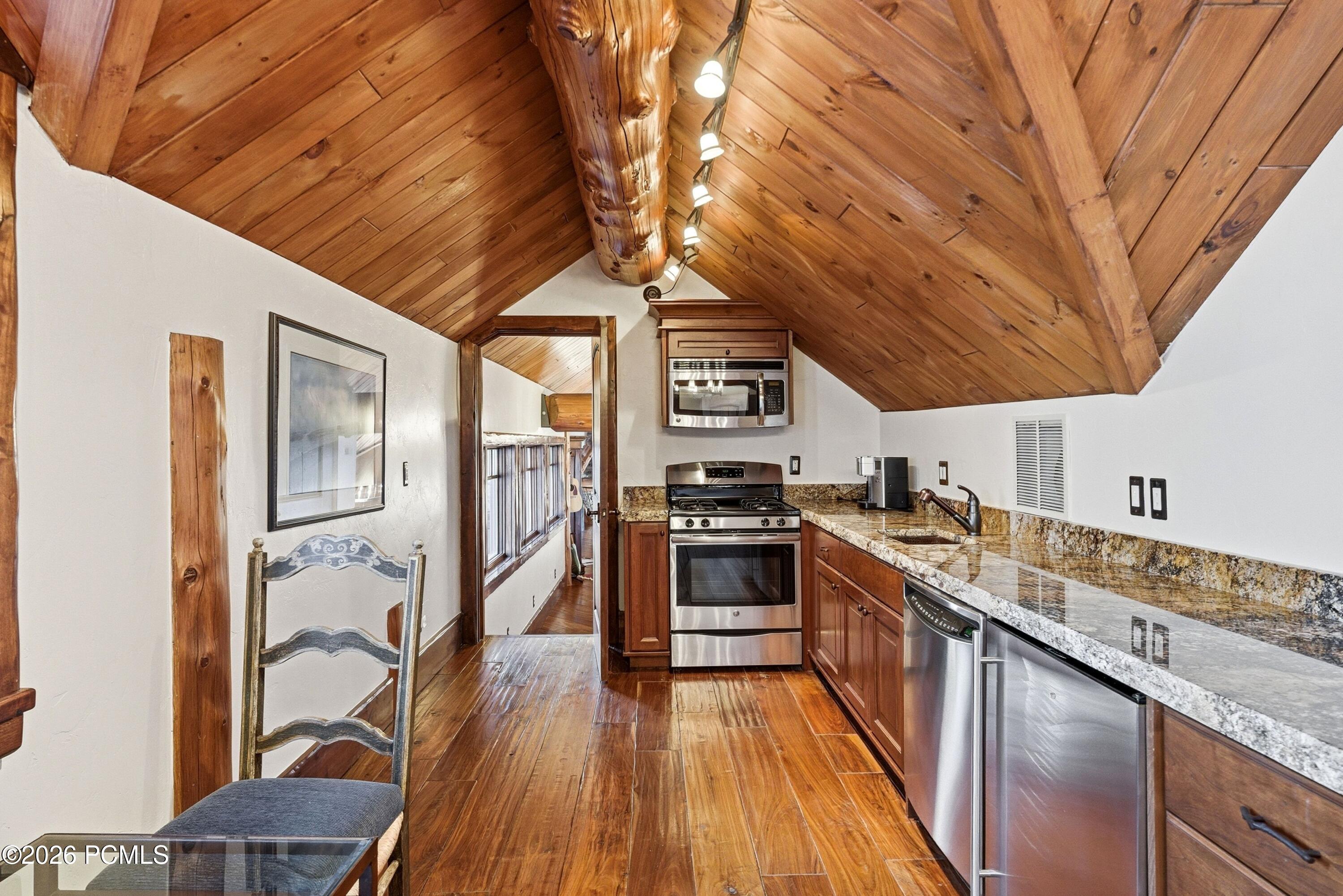 4461 Aspen Camp Loop