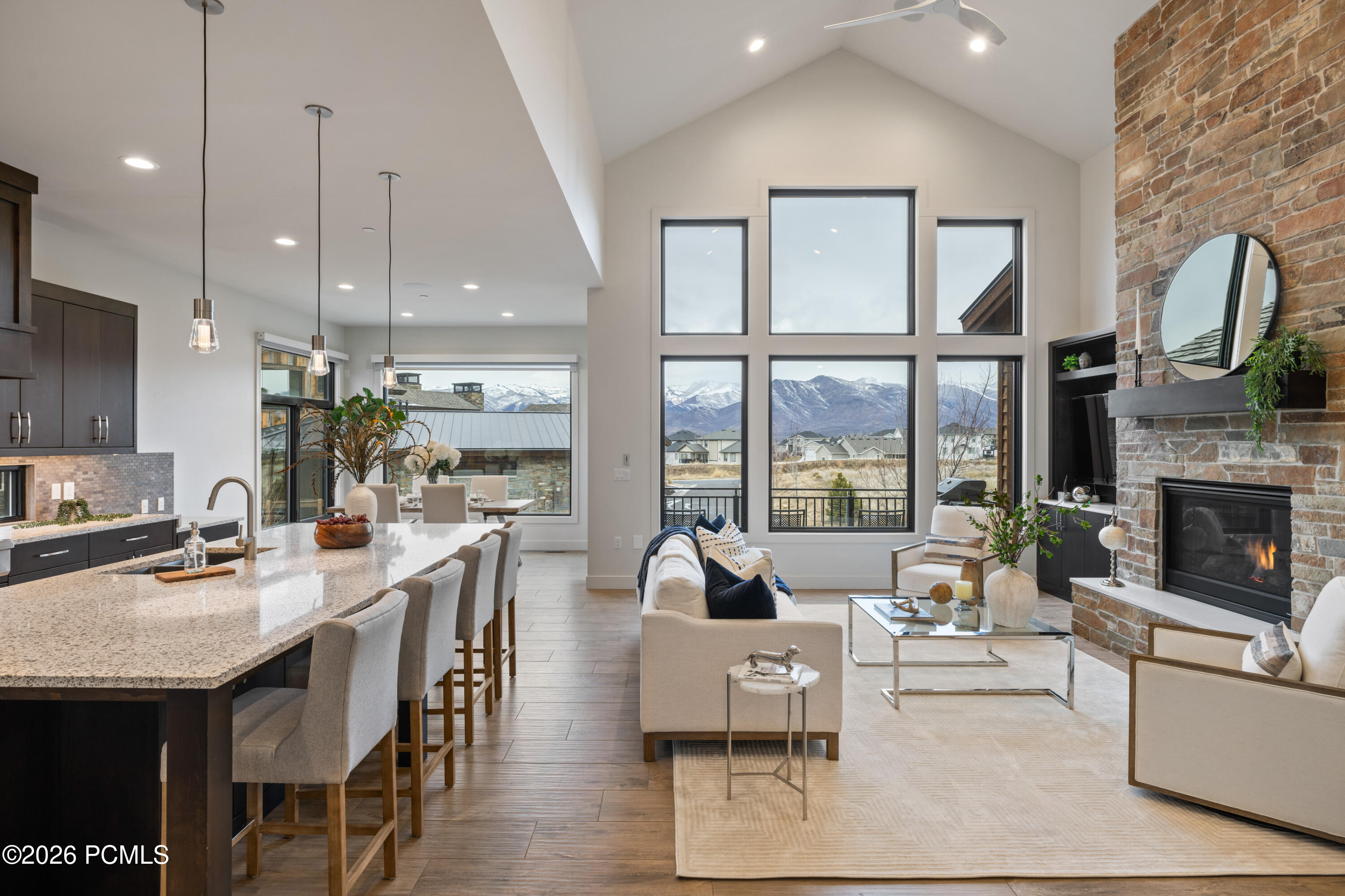 1622 E Abajo Peak Circle Tv-23