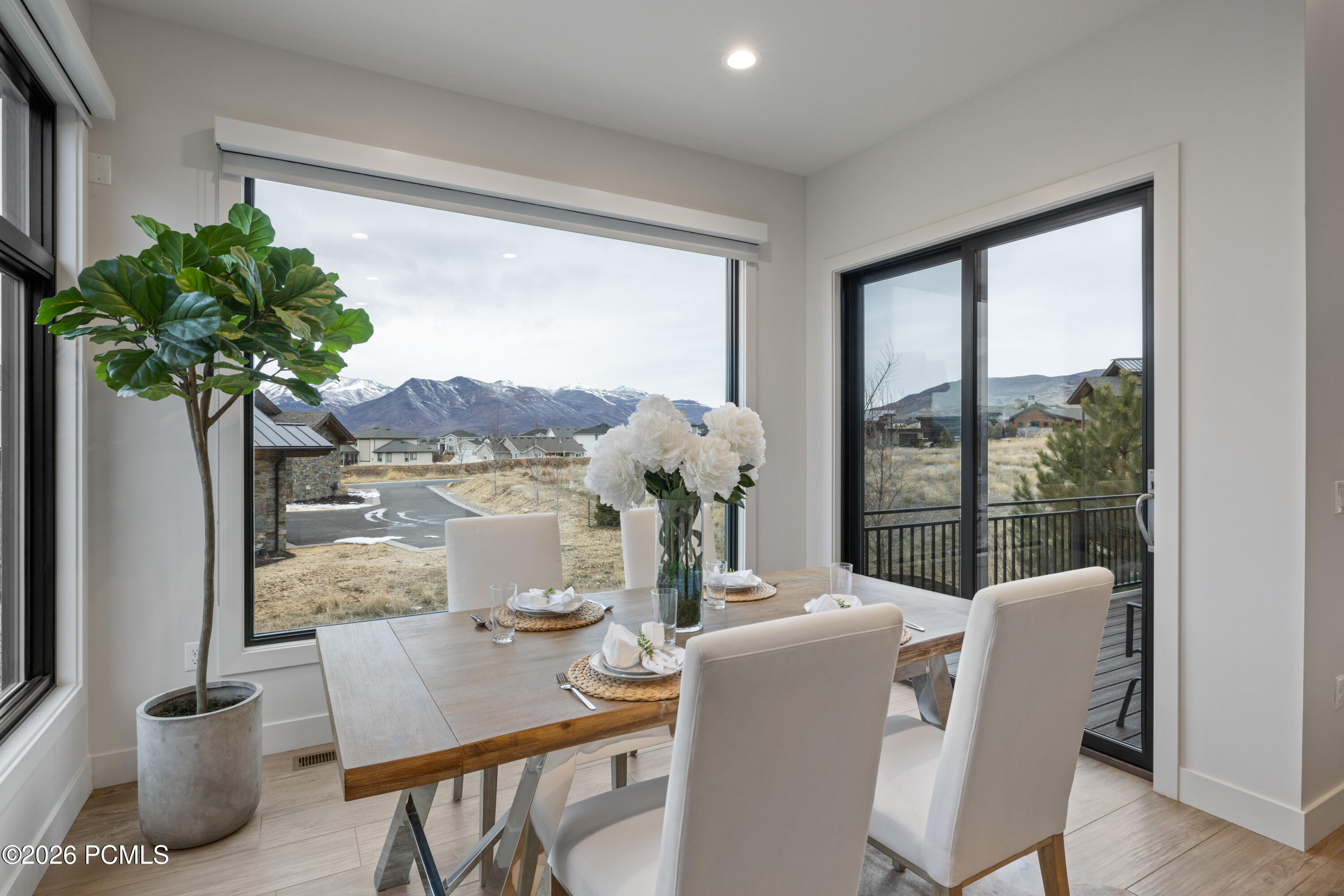 1622 E Abajo Peak Circle Tv-23