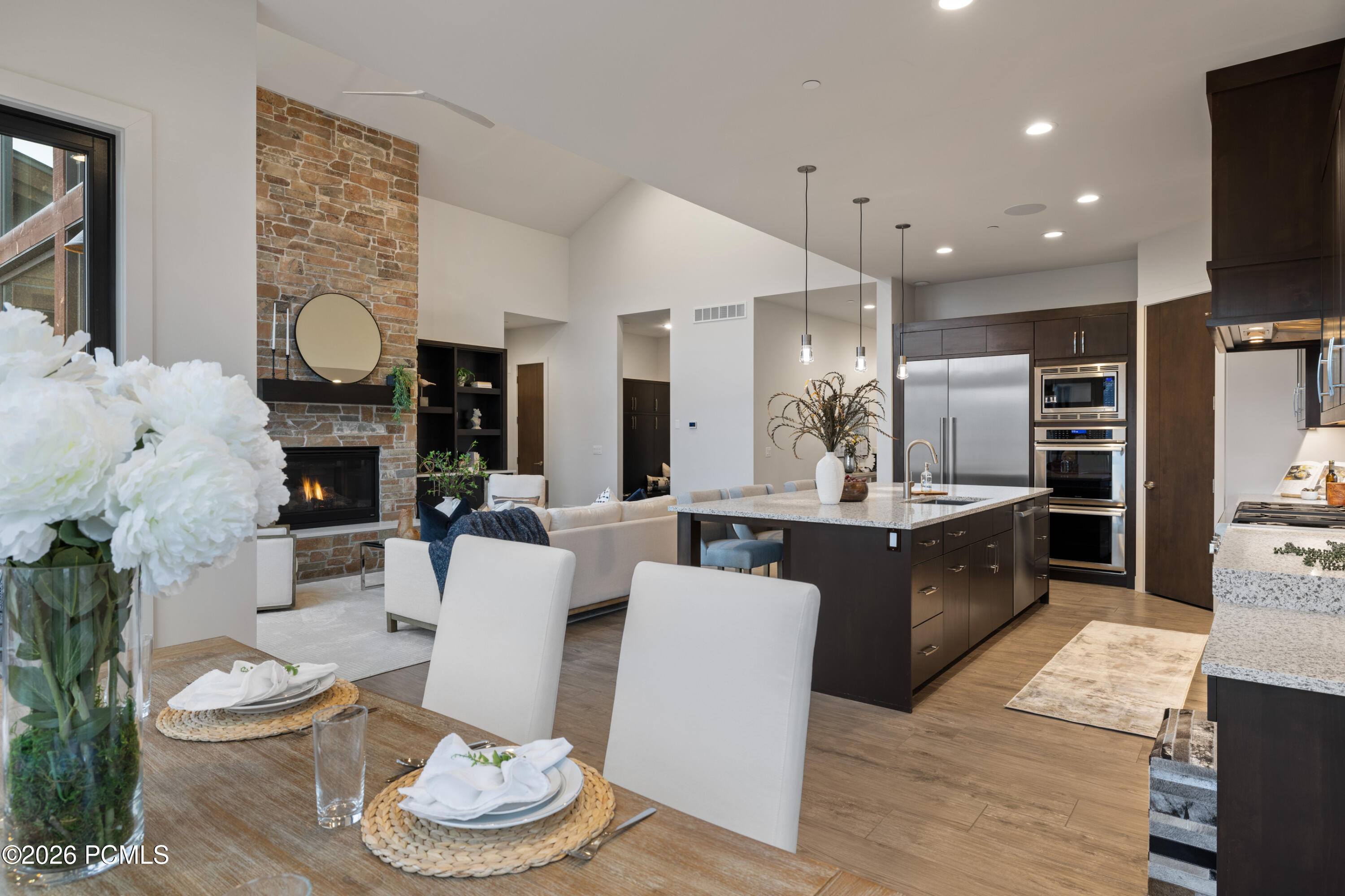 1622 E Abajo Peak Circle Tv-23