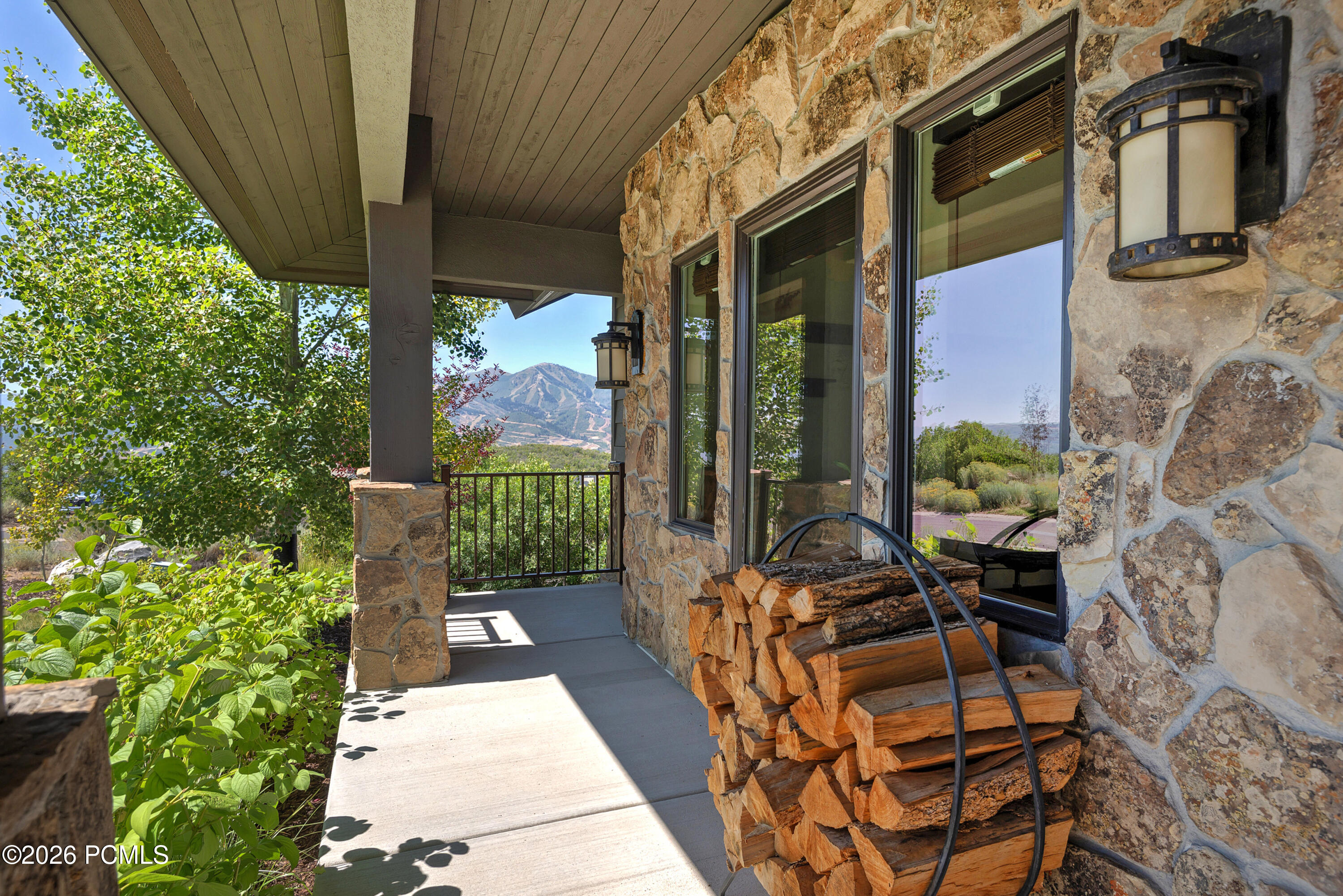 1375 Lasso Trail