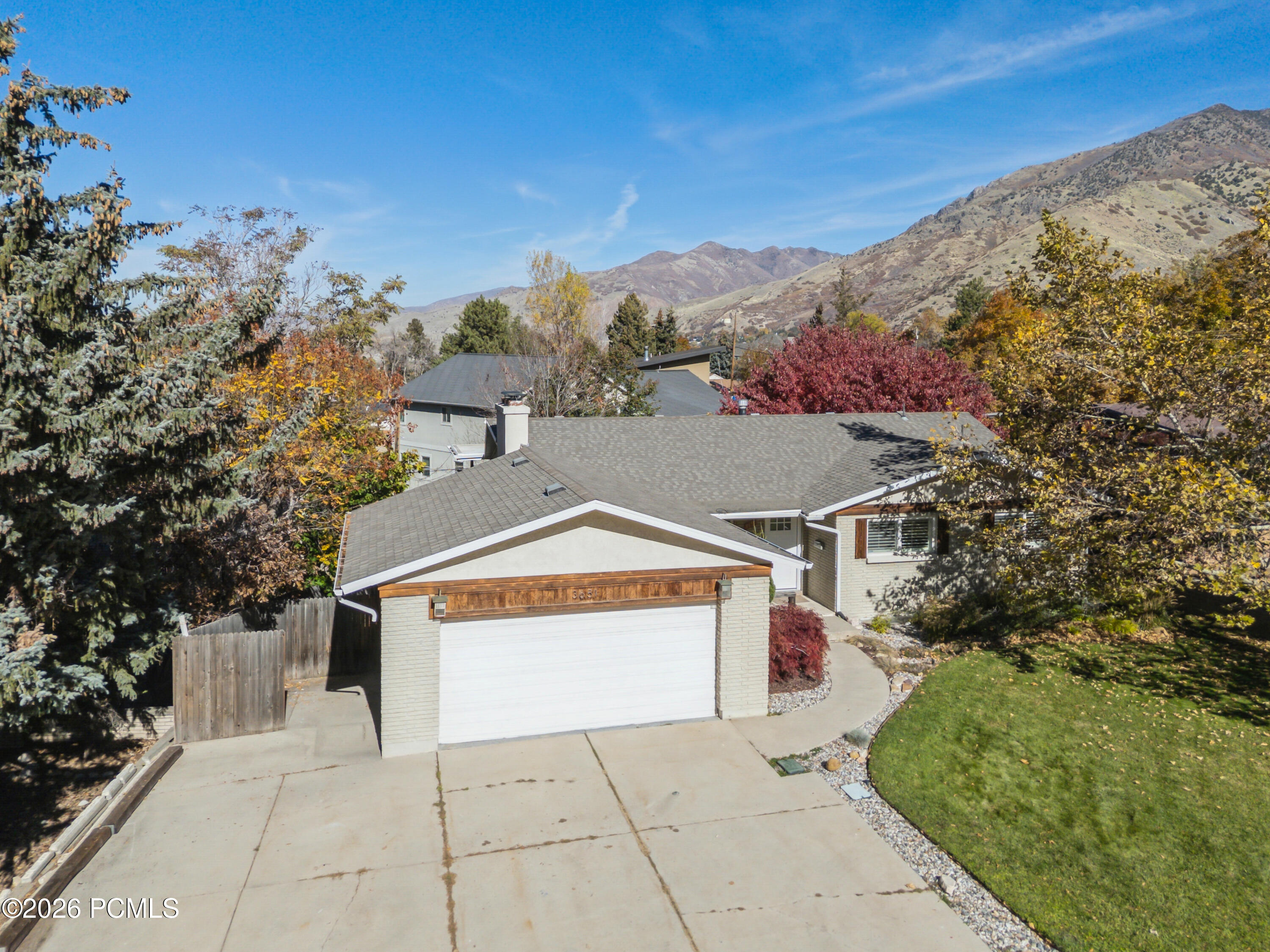 3651 E Oakview Drive