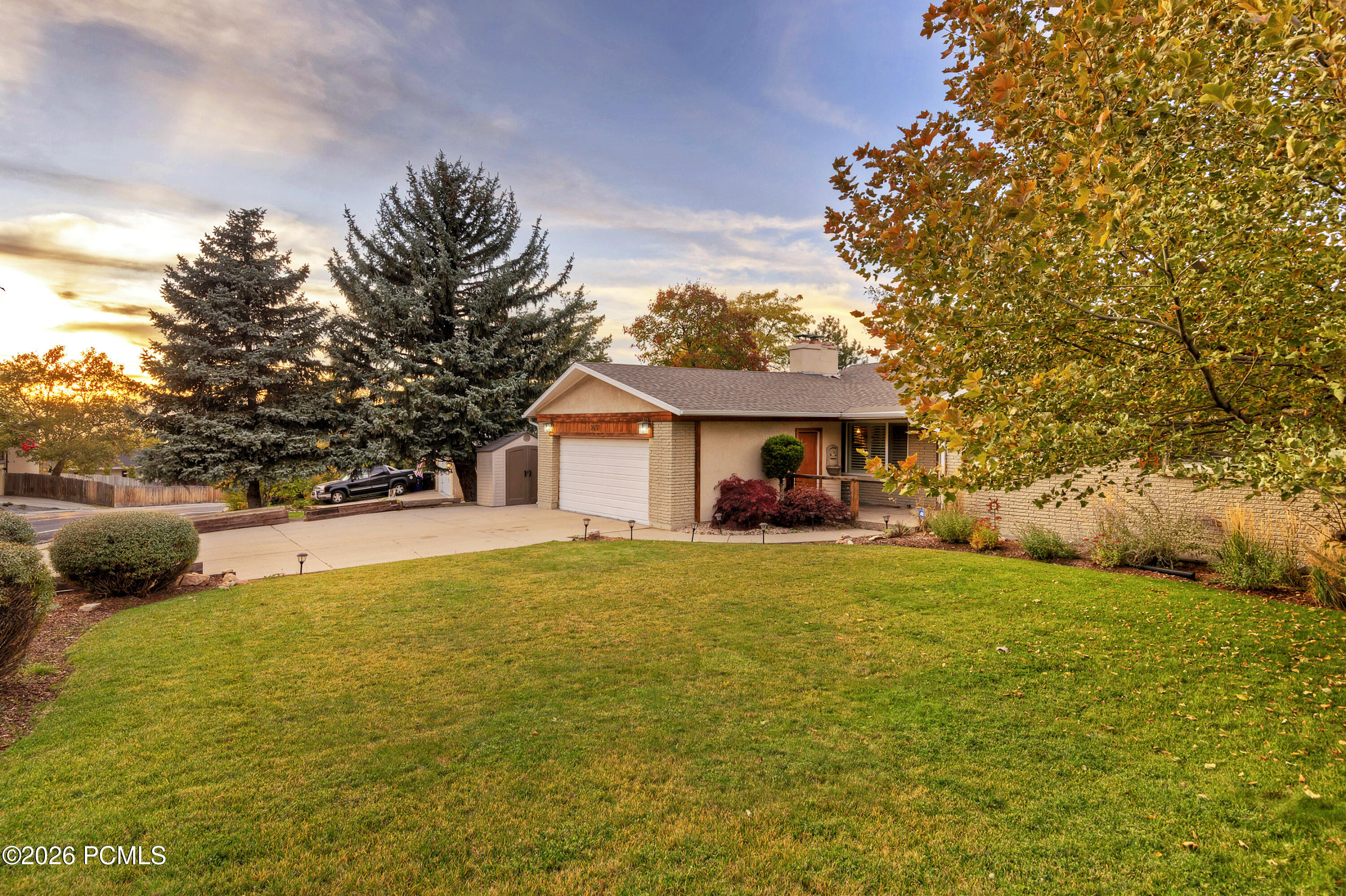 3651 E Oakview Drive