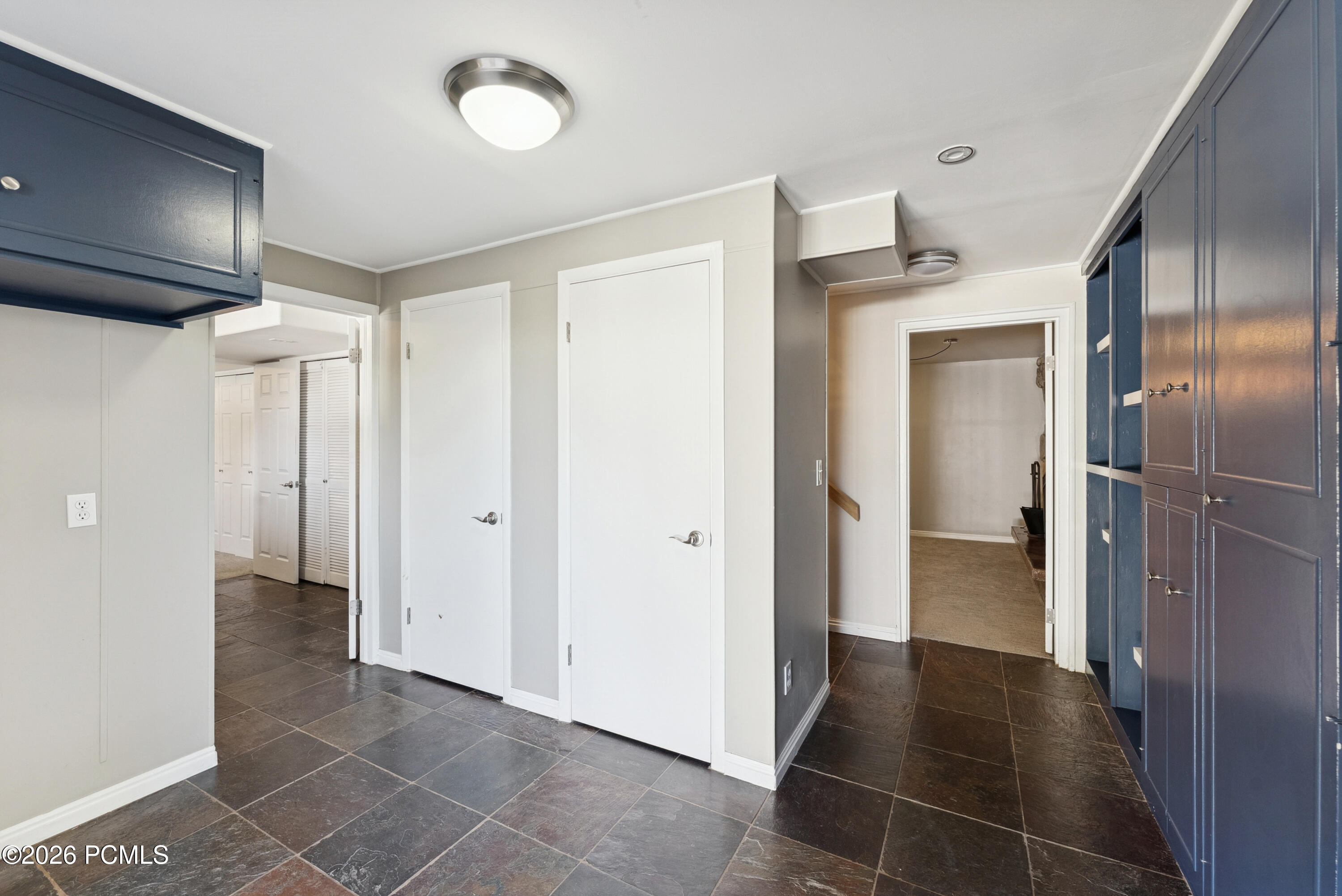3651 E Oakview Drive