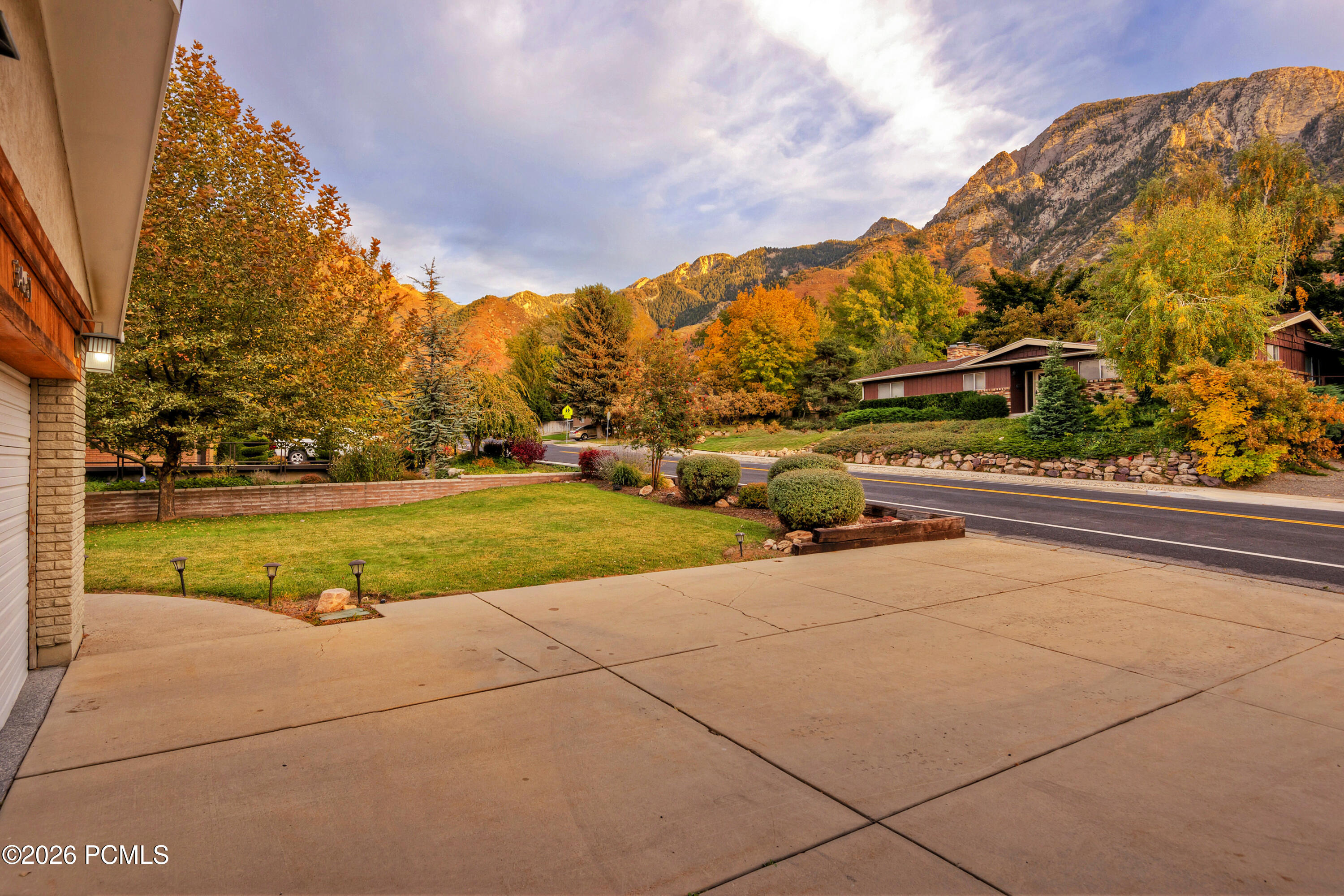 3651 E Oakview Drive