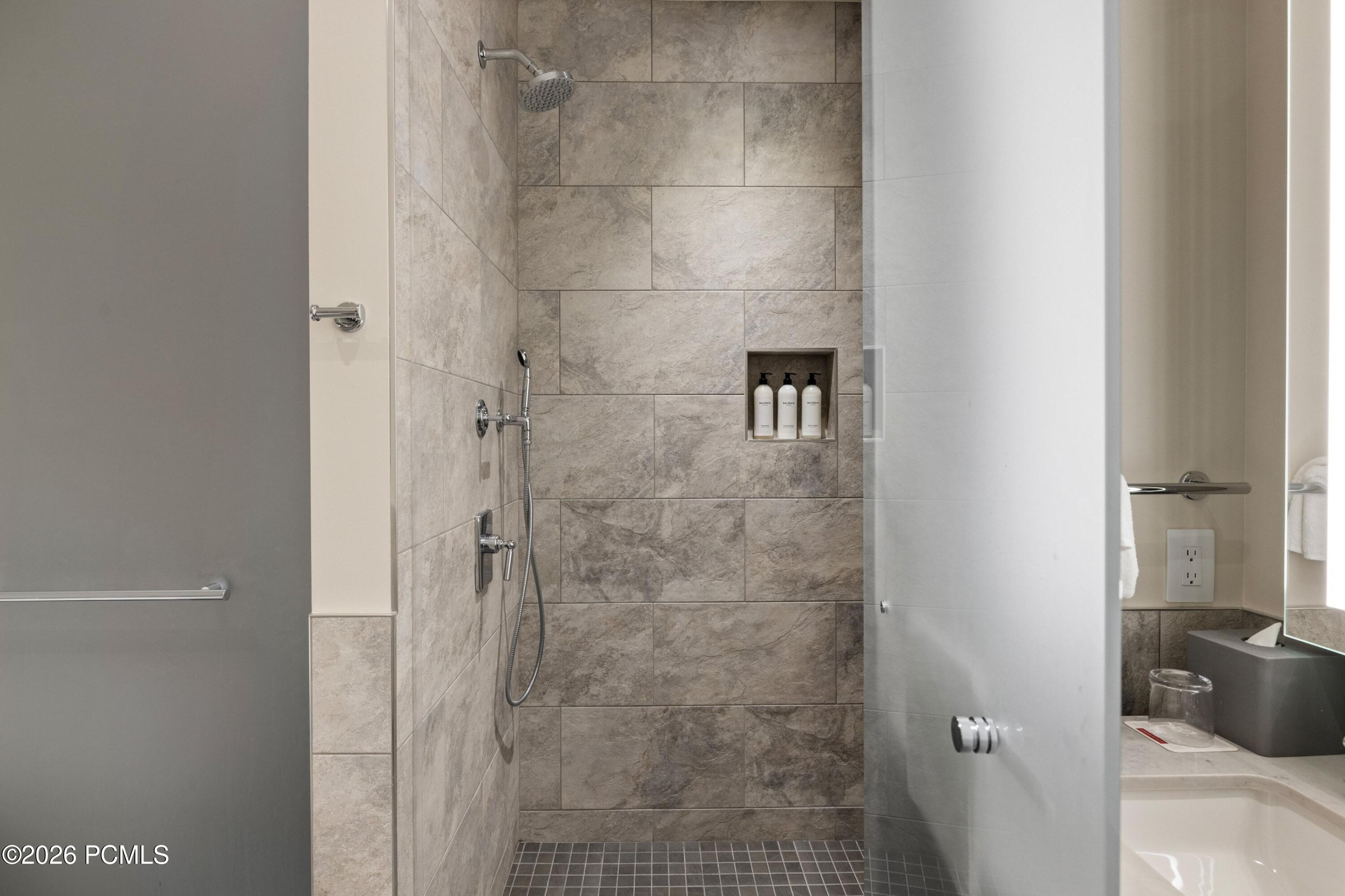 1702 W Glencoe Mountain Way 7048