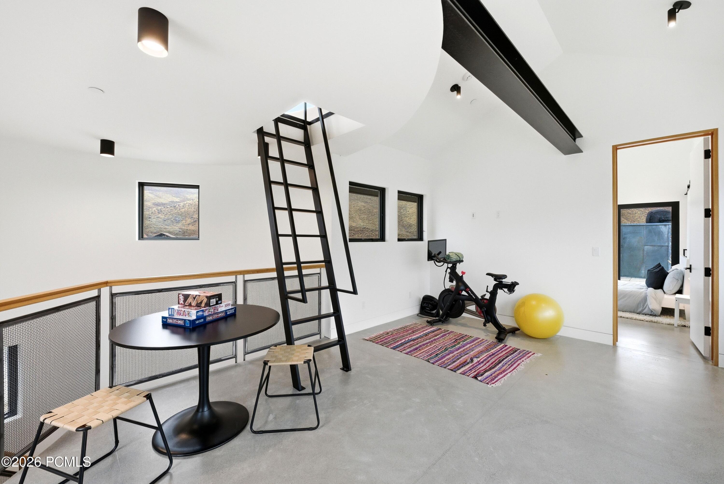 6950 N River Valley Drive