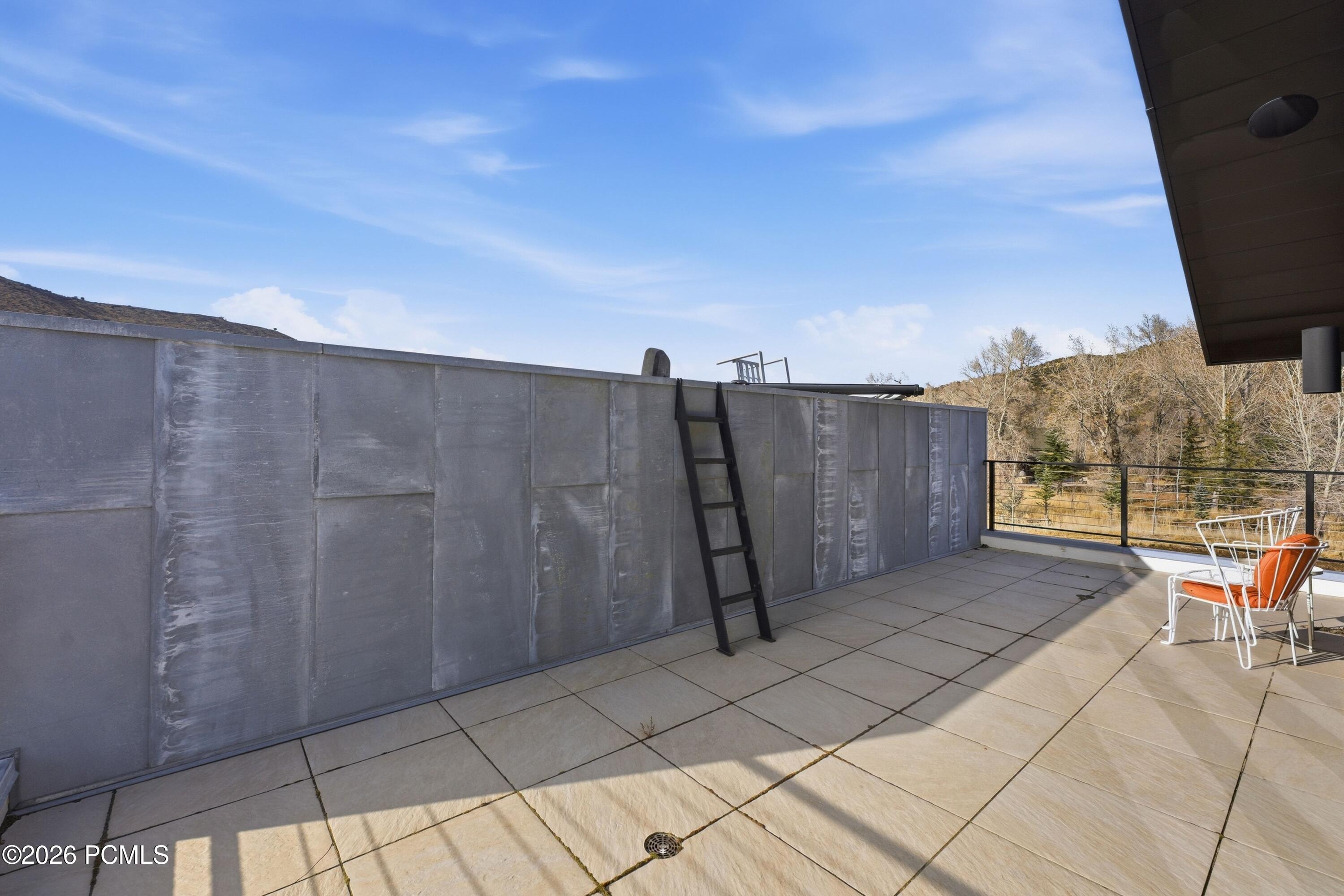 6950 N River Valley Drive